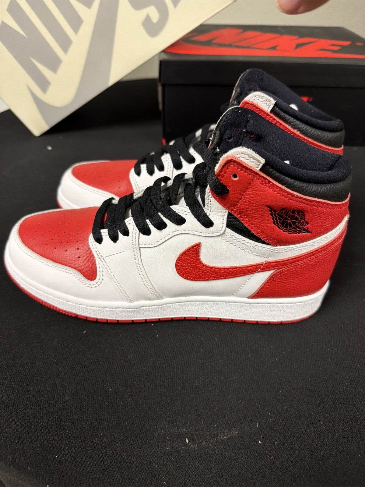 OG- Heritage 7Y - Air Jordan 1 High - product image from the listing.