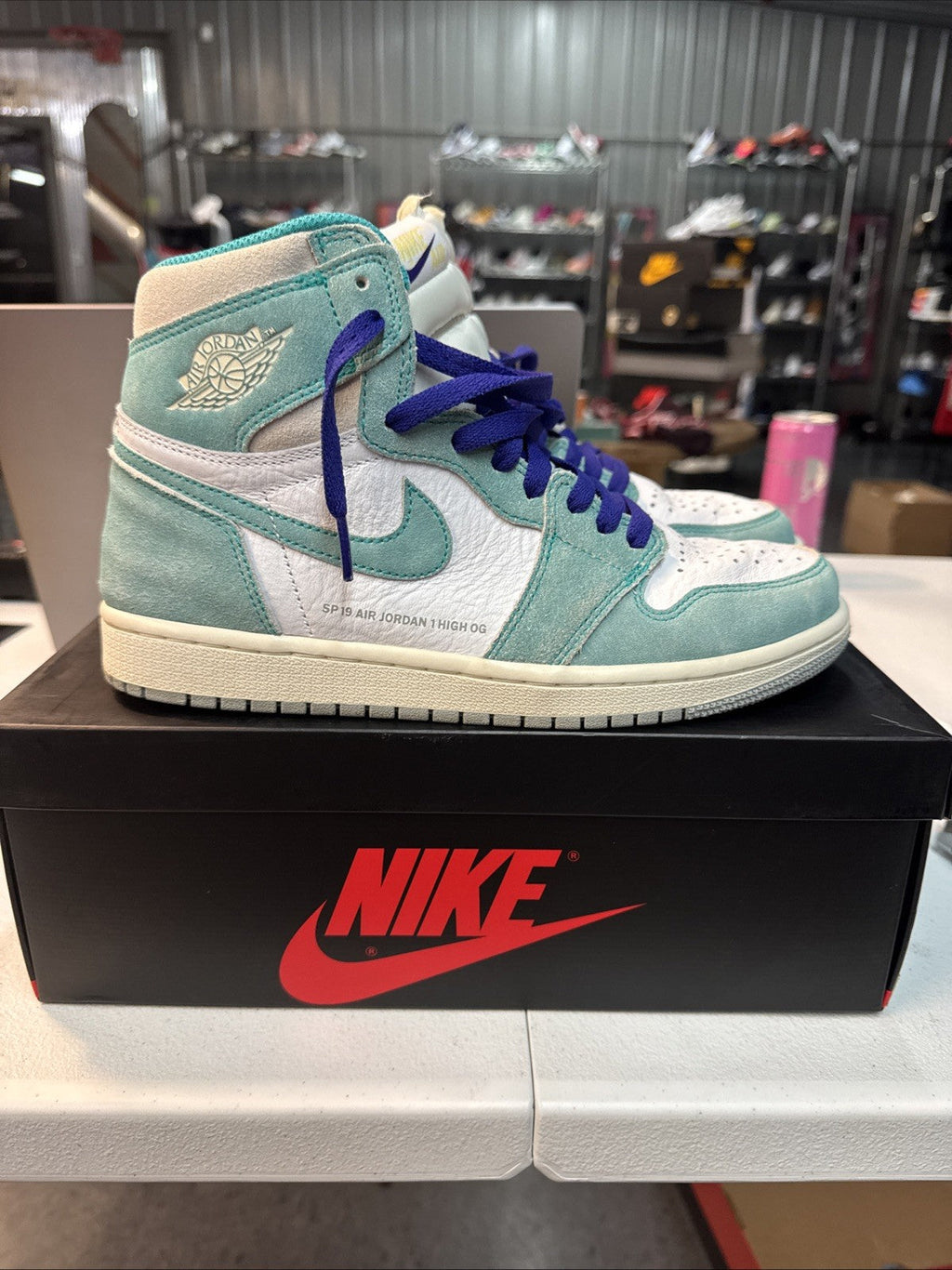 "Turbo Green" Size 8 - SP19 Air Jordan 1 High OG - product image from the listing.