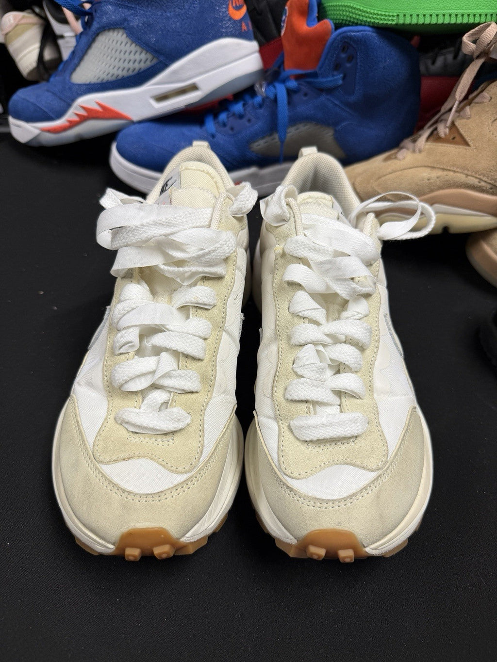 DD1875 100 Nike Vaporwaffle sacai in Sail Gum - product image from the listing.