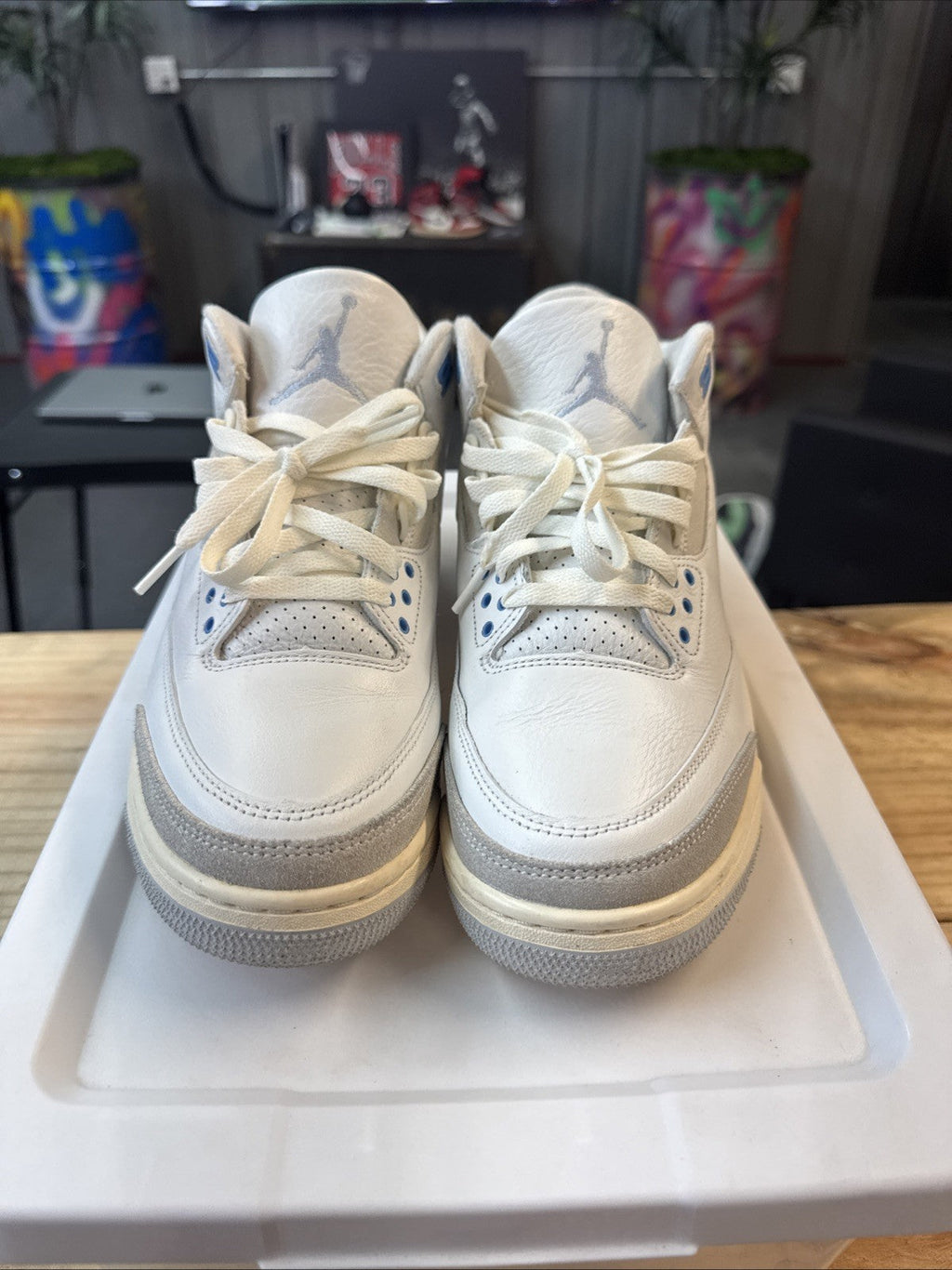 Jordan 3 Retro | Replacement Box - Size 9.5 - product image from the listing.