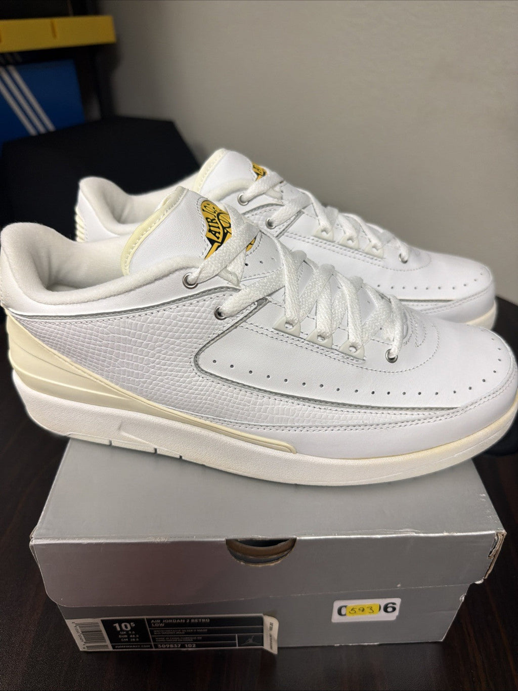 2005 Nike Air Jordan 2 Retro Low "White Varsity Maize" Size 10.5 - product image from the listing.