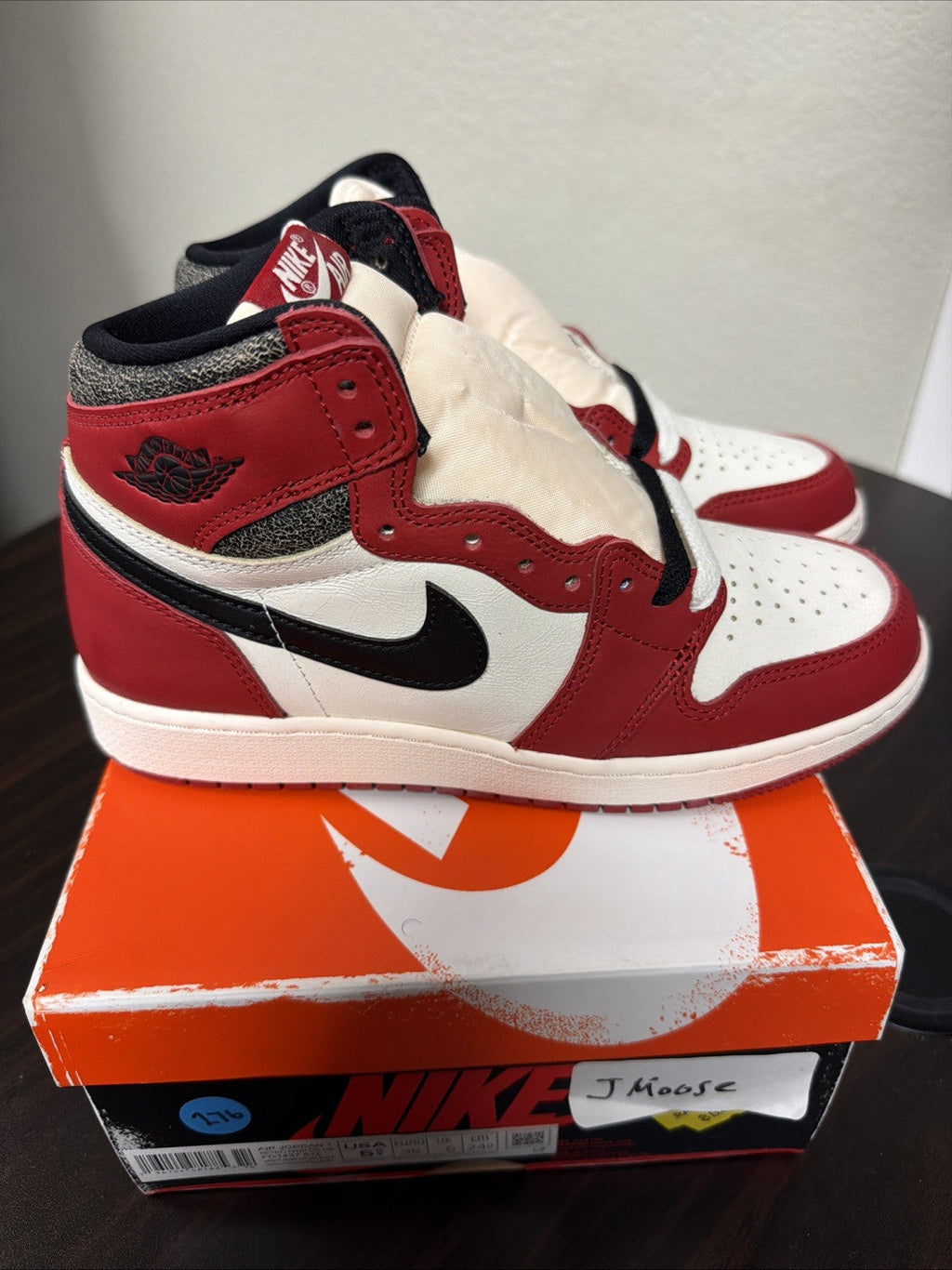 "LOST AND FOUND" Air Jordan 1 Retro High OG 2022-Size 5.5 Y(GS) Complete Box - product image from the listing.