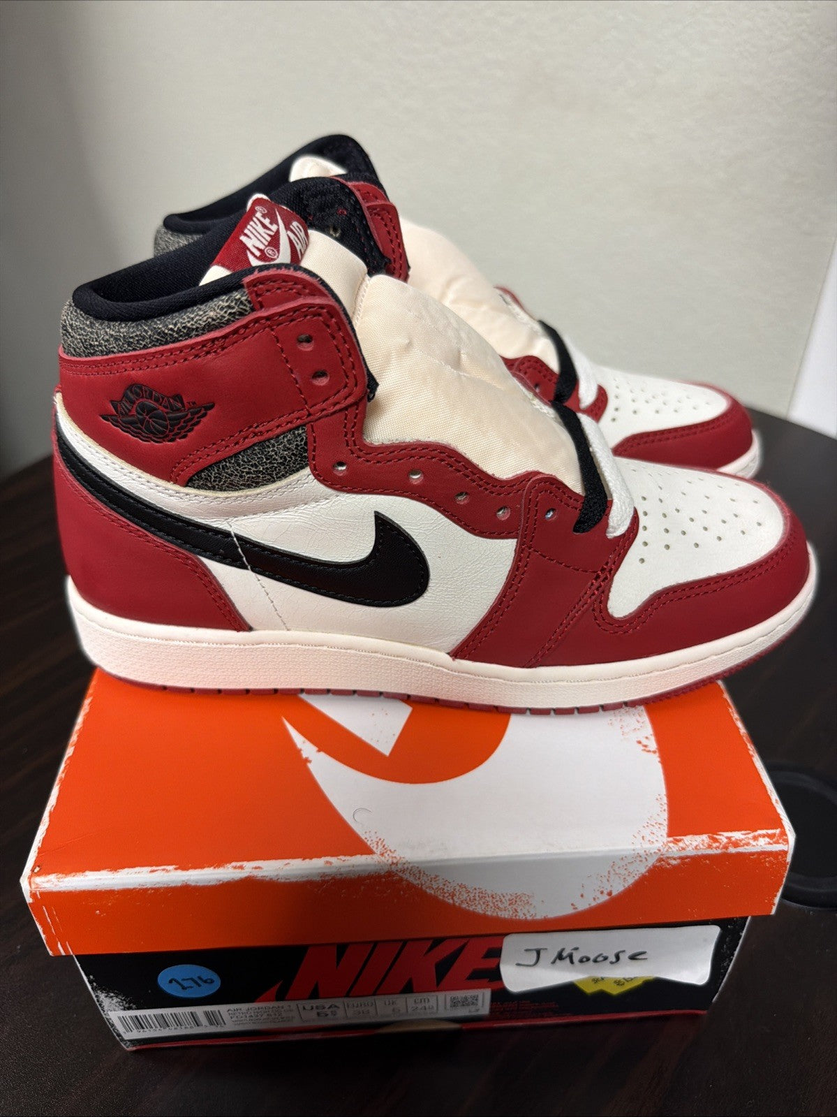 "LOST AND FOUND" Air Jordan 1 Retro High OG 2022-Size 5.5 Y(GS) Complete Box - product image from the listing.