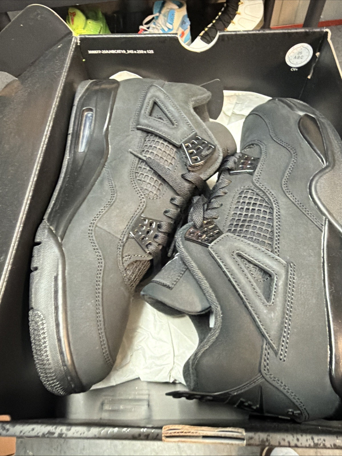 Air Jordan 4 Retro 2025 Black Cat FV5029-010 Pre-owned Authentic - Size 11 - product image from the listing.