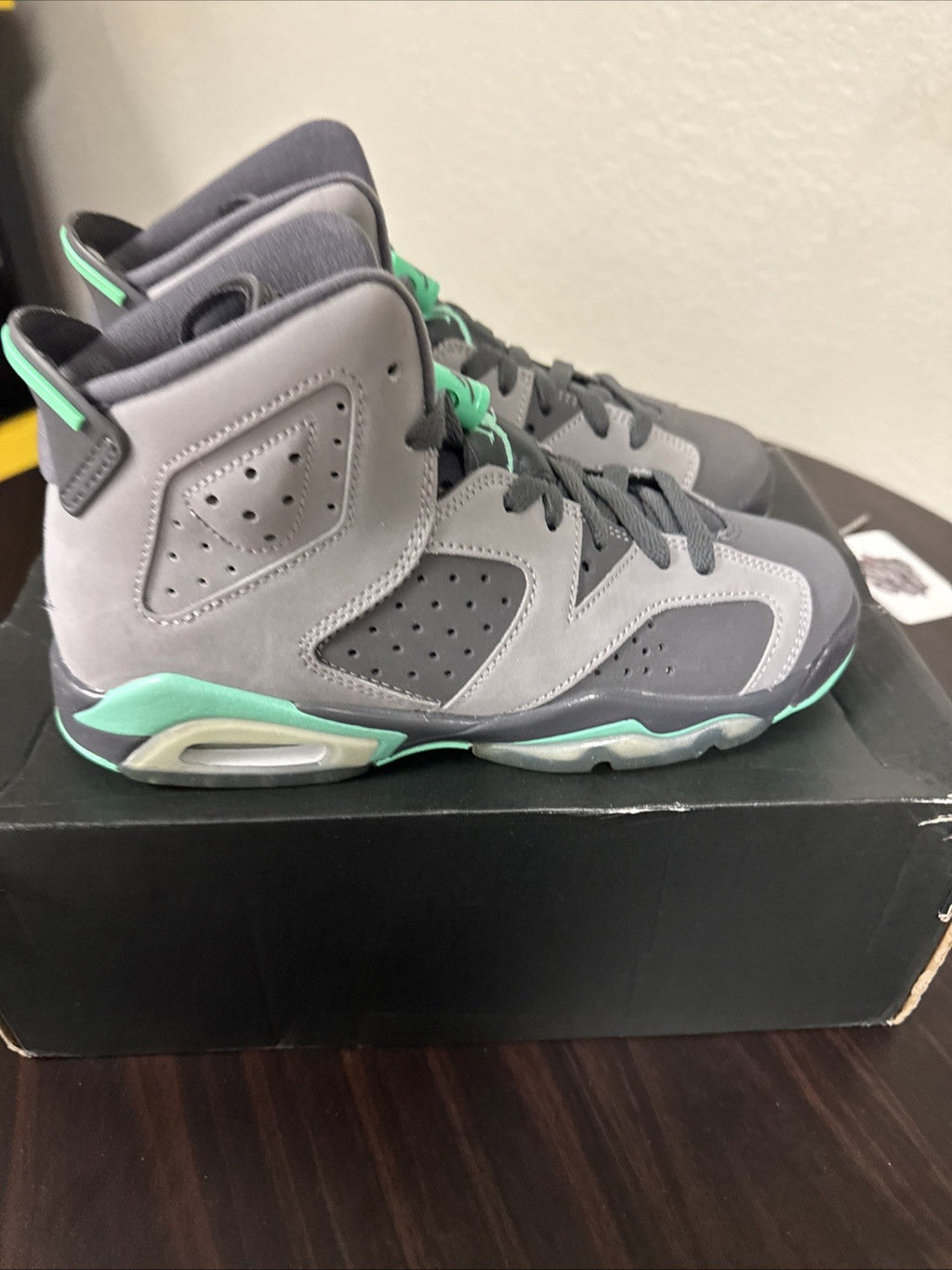 Jordan 6 Retro GS Green Glow - Size 5Y - product image from the listing.