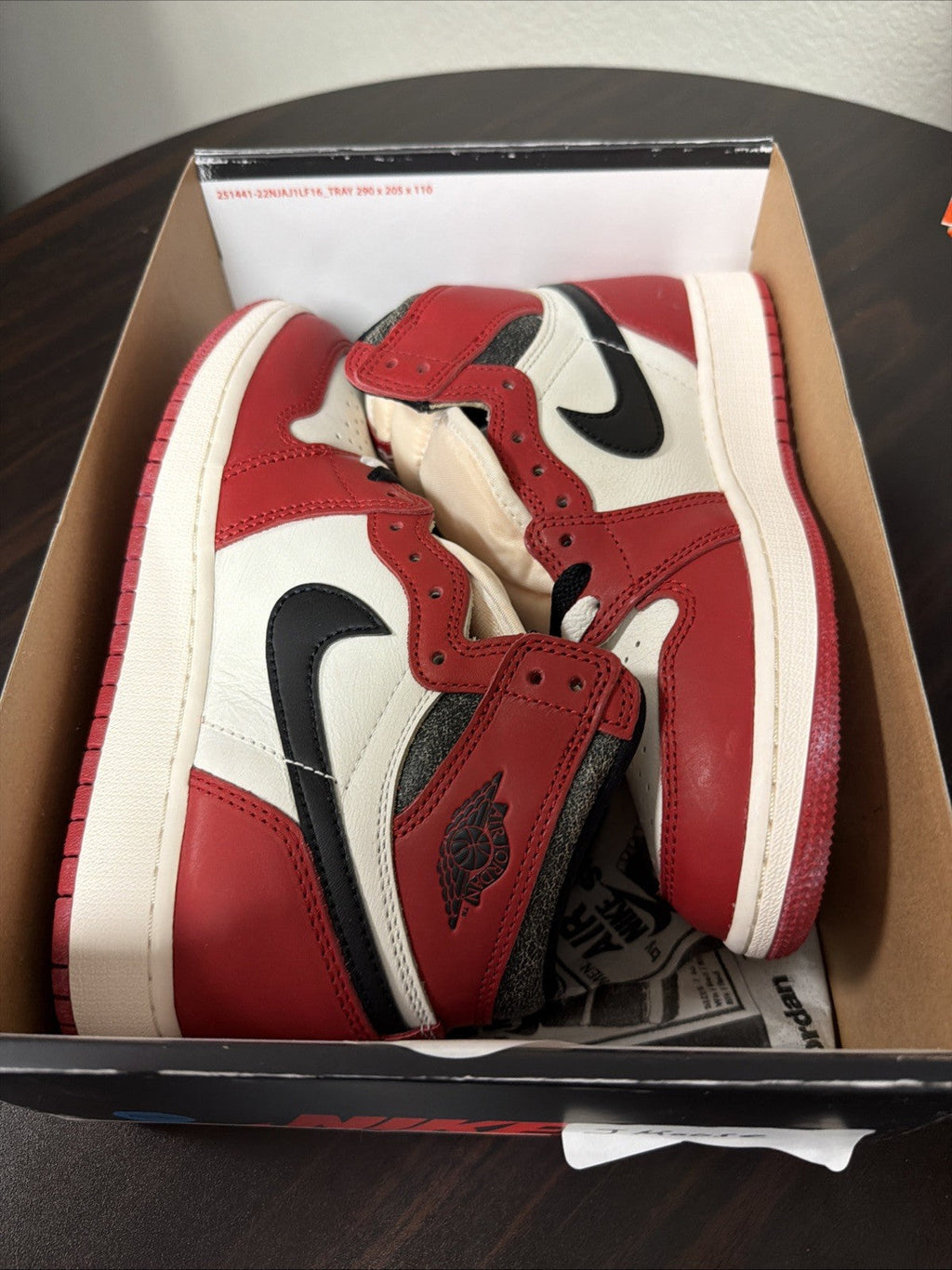 "LOST AND FOUND" Air Jordan 1 Retro High OG 2022-Size 5.5 Y(GS) Complete Box - product image from the listing.