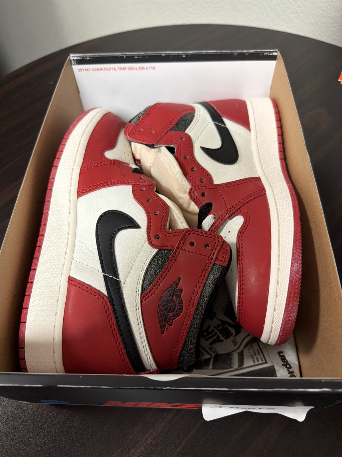"LOST AND FOUND" Air Jordan 1 Retro High OG 2022-Size 5.5 Y(GS) Complete Box - product image from the listing.