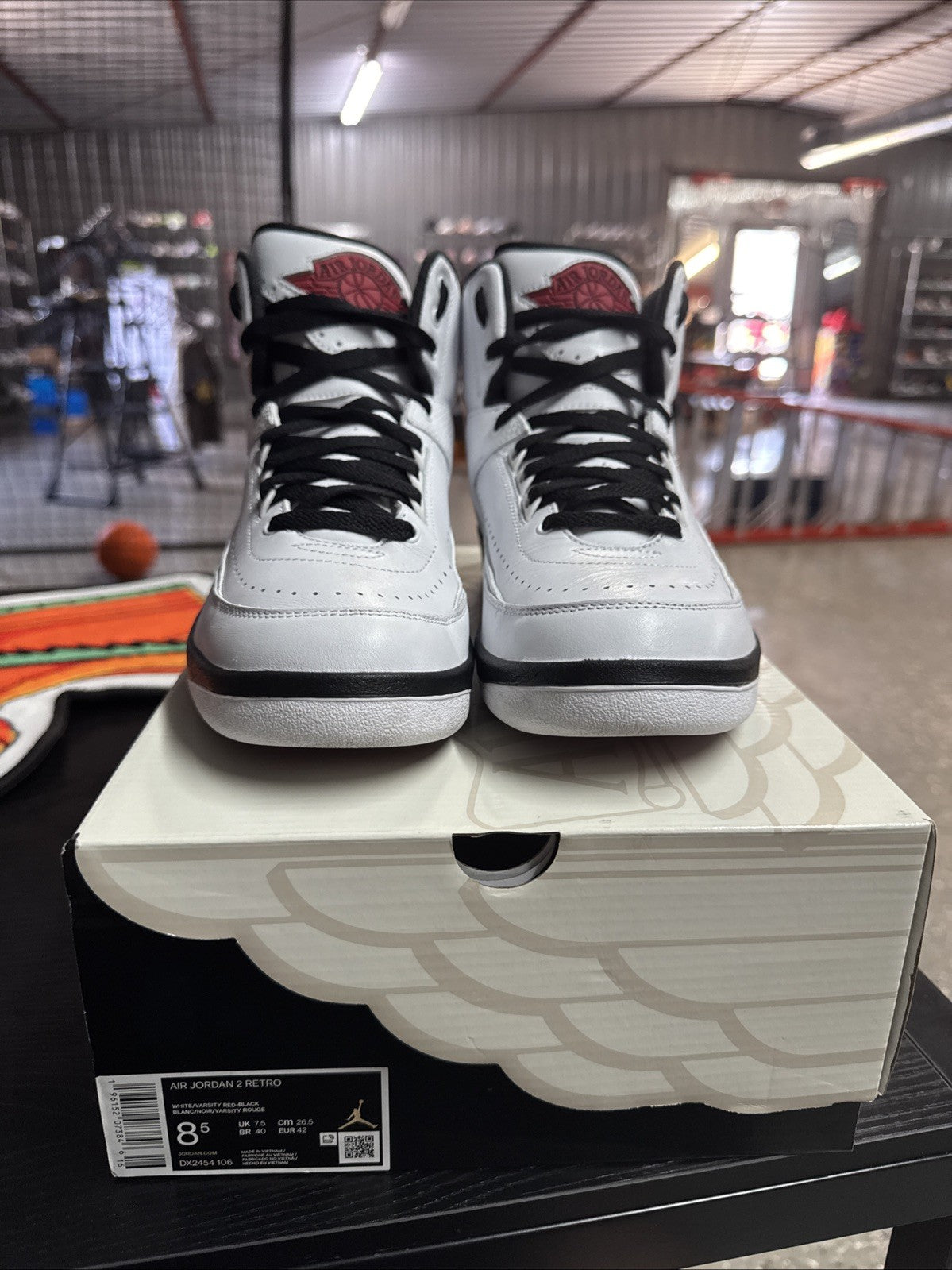 Nike Air Jordan 2 Retro OG Chicago White/Varsity Red/Black - Size 8.5 - product image from the listing.