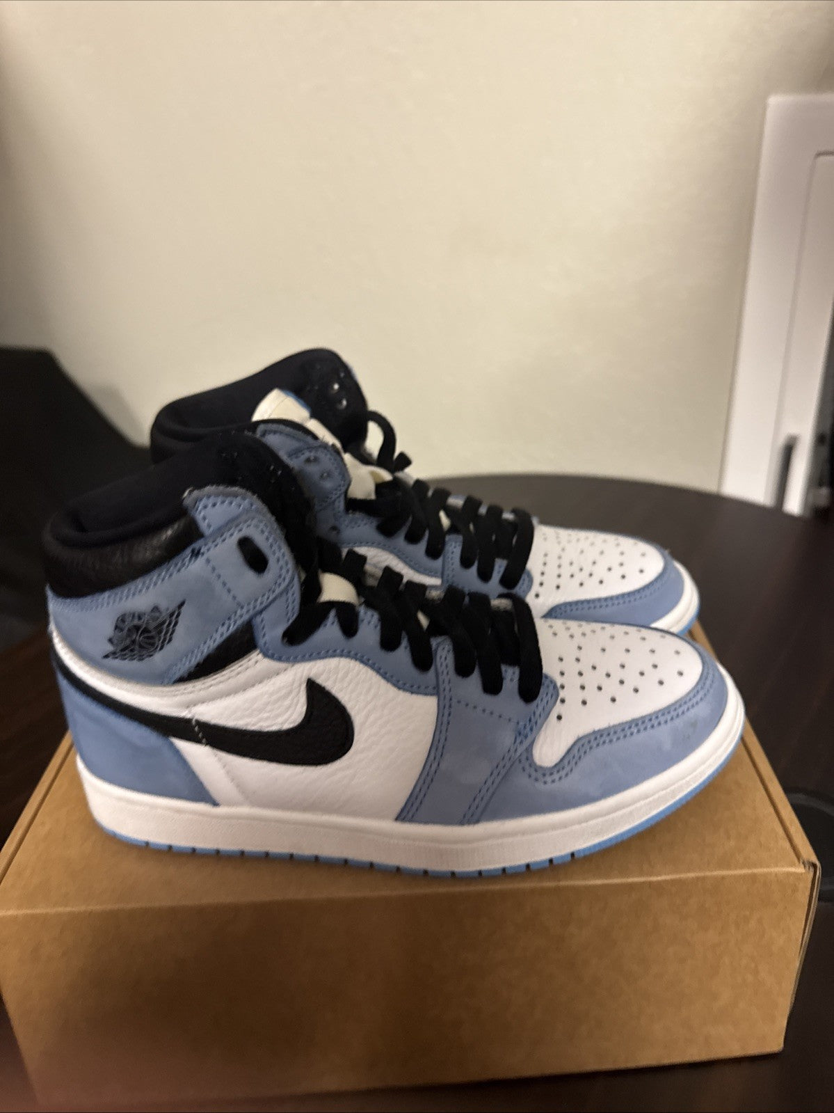 White/ University Blue-Black (GS) Size 6.5Y *NO BOX* - Jordan 1 Retro High - product image from the listing.