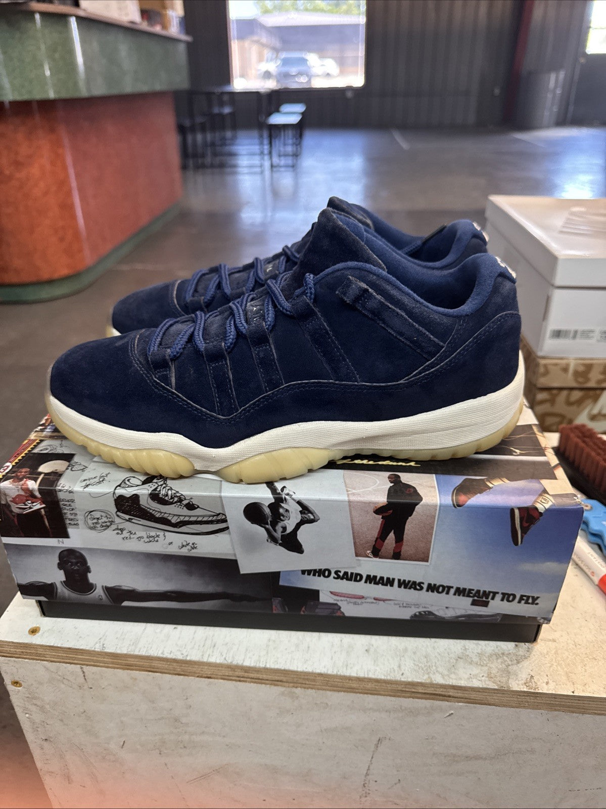 "Dereck Jeter" Size 10.5 - Jordan 11 Low - product image from the listing.