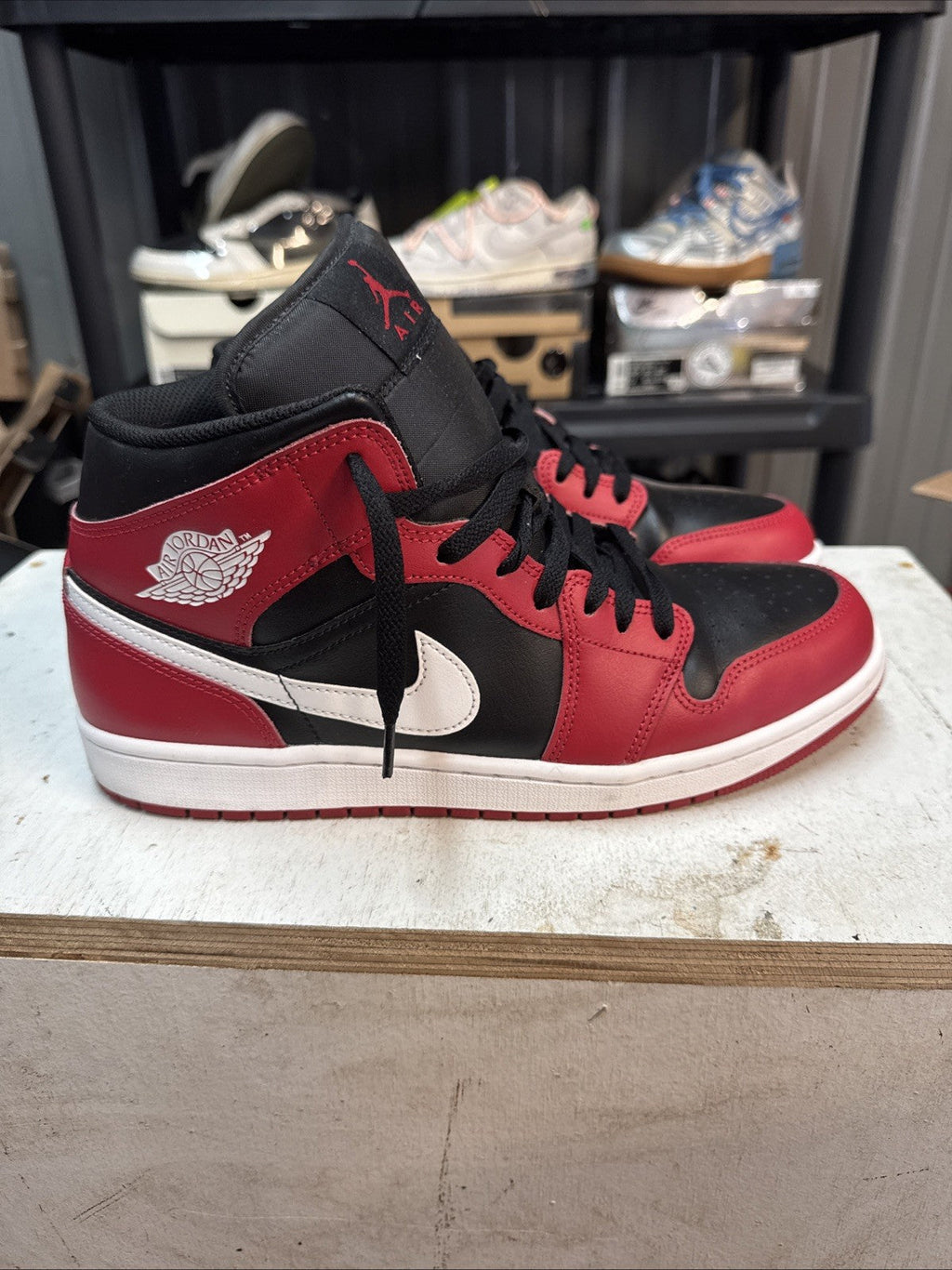 Nike Air Jordan 1 Mid Bred Toe - Size 11 - product image from the listing.