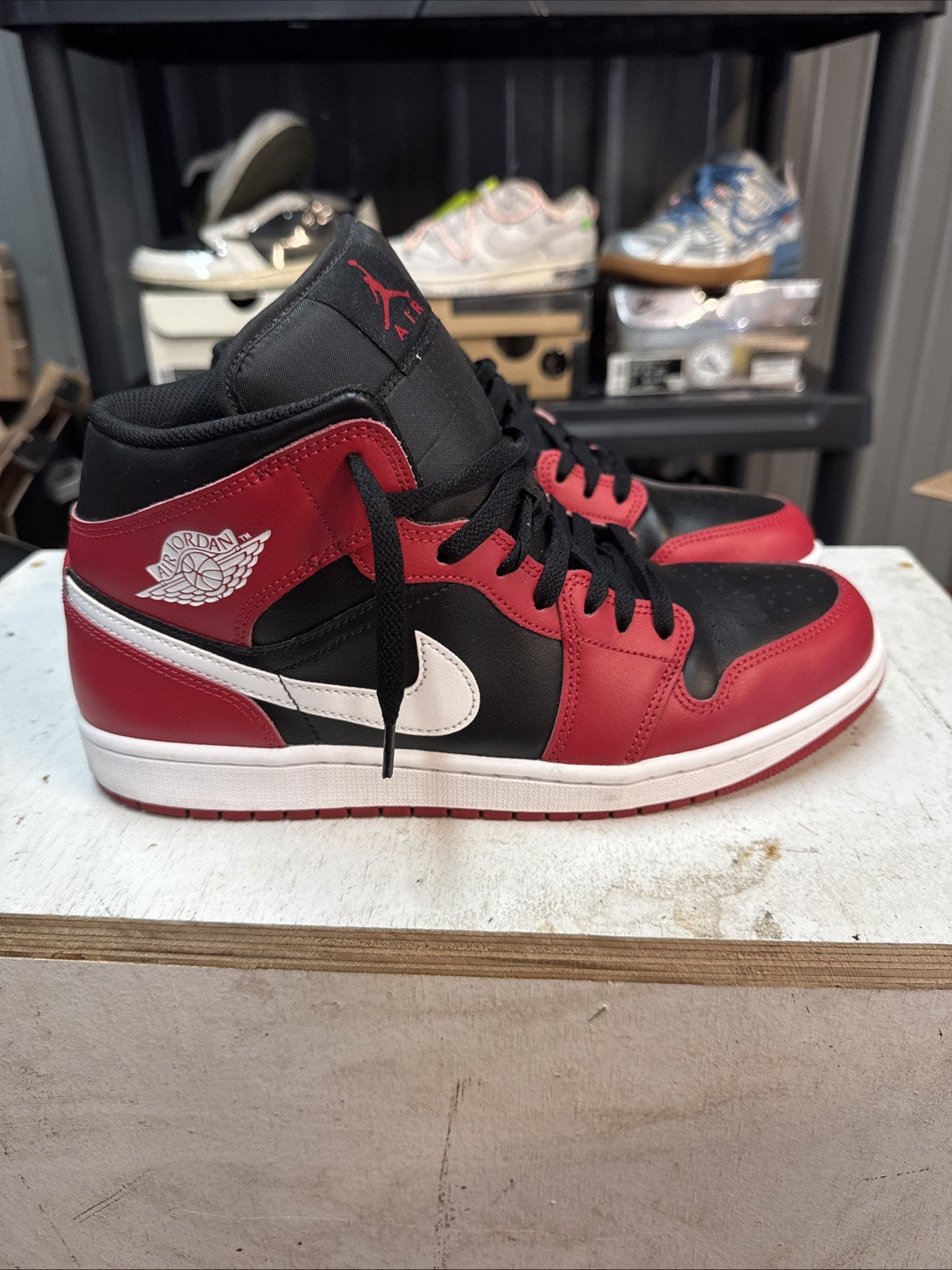 Nike Air Jordan 1 Mid Bred Toe - Size 11 - product image from the listing.