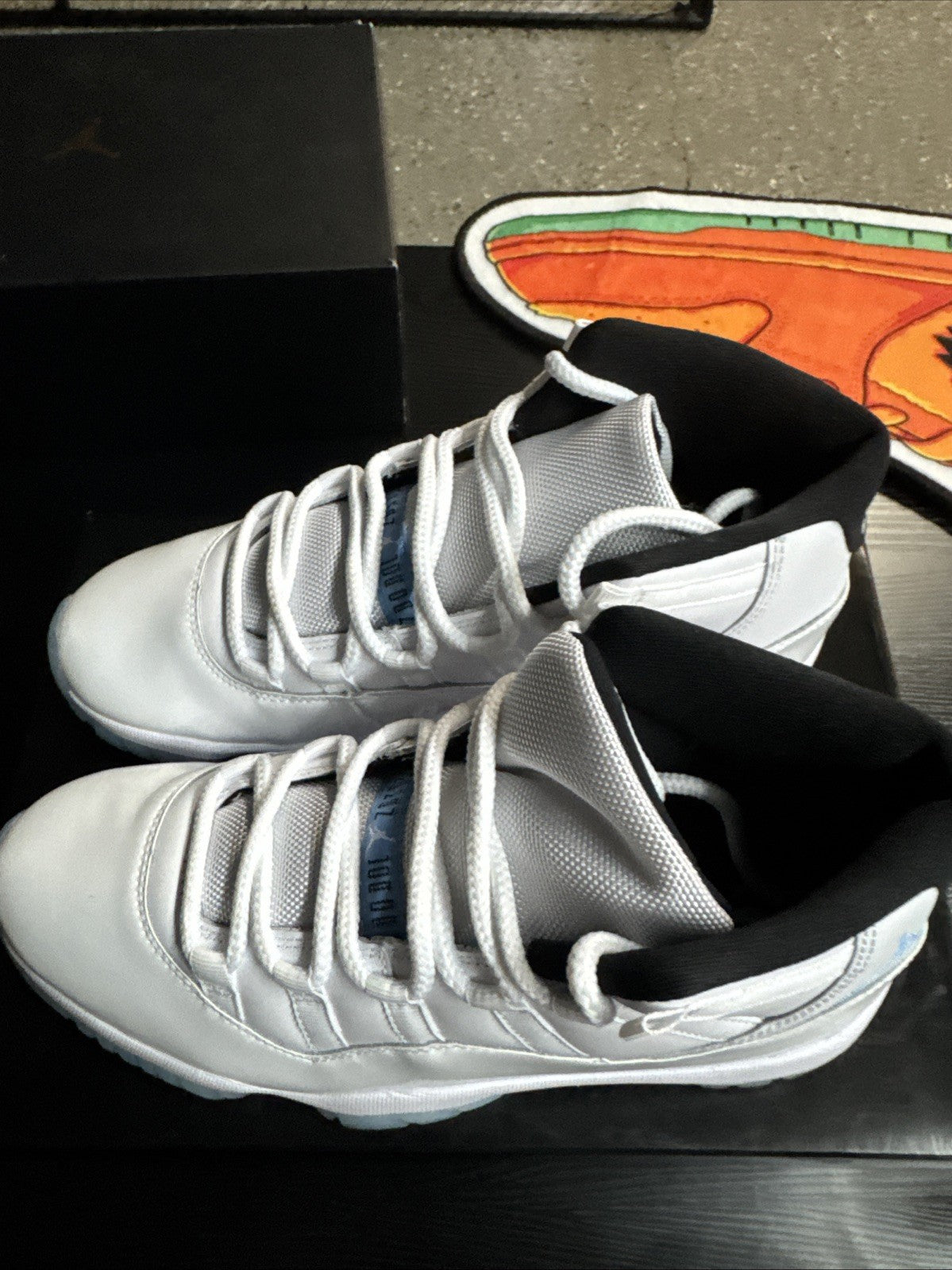 "LEGEND BLUE" Size 8.5 - Air Jordan 11 Retro 2024 - product image from the listing.