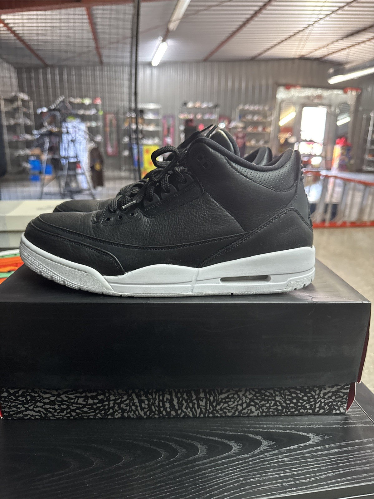 Jordan Air Jordan 3 Retro Cyber Monday 2016 - Size 13 - product image from the listing.