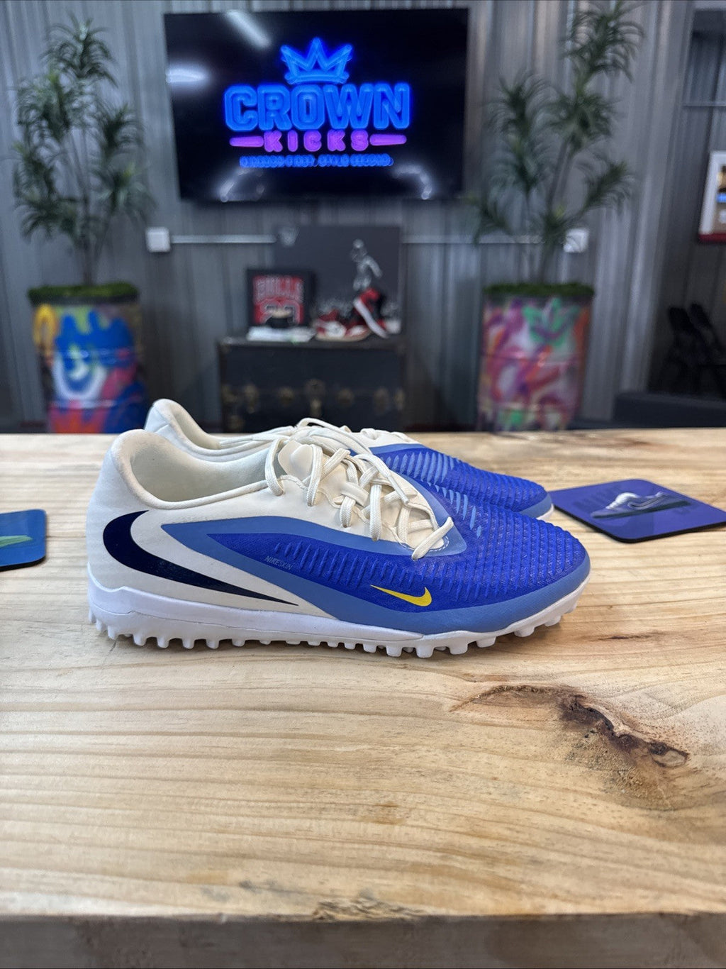 Nike Phantom 6 Academy Turf Cleats | Replacement Box - Size 6.5 - product image from the listing.