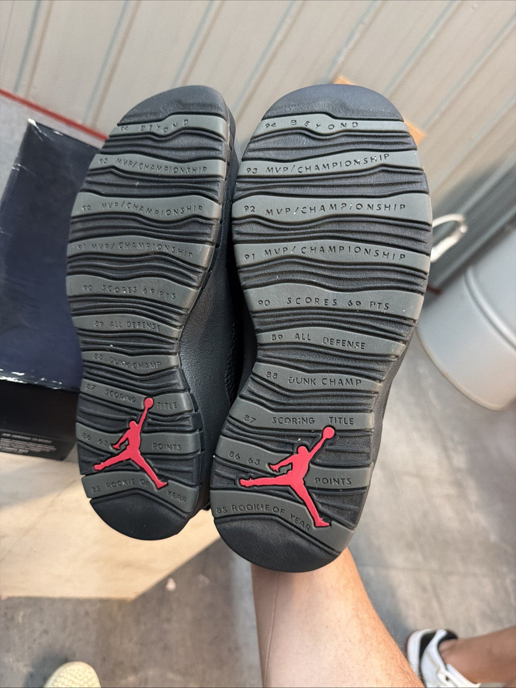 Air Jordan 10 Retro 2018 Shadow - Size 8.5 - product image from the listing.
