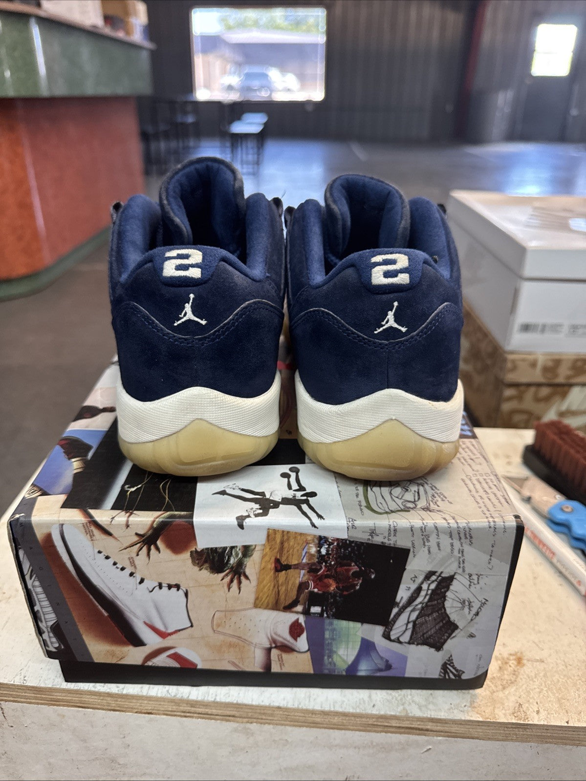 "Dereck Jeter" Size 10.5 - Jordan 11 Low - product image from the listing.