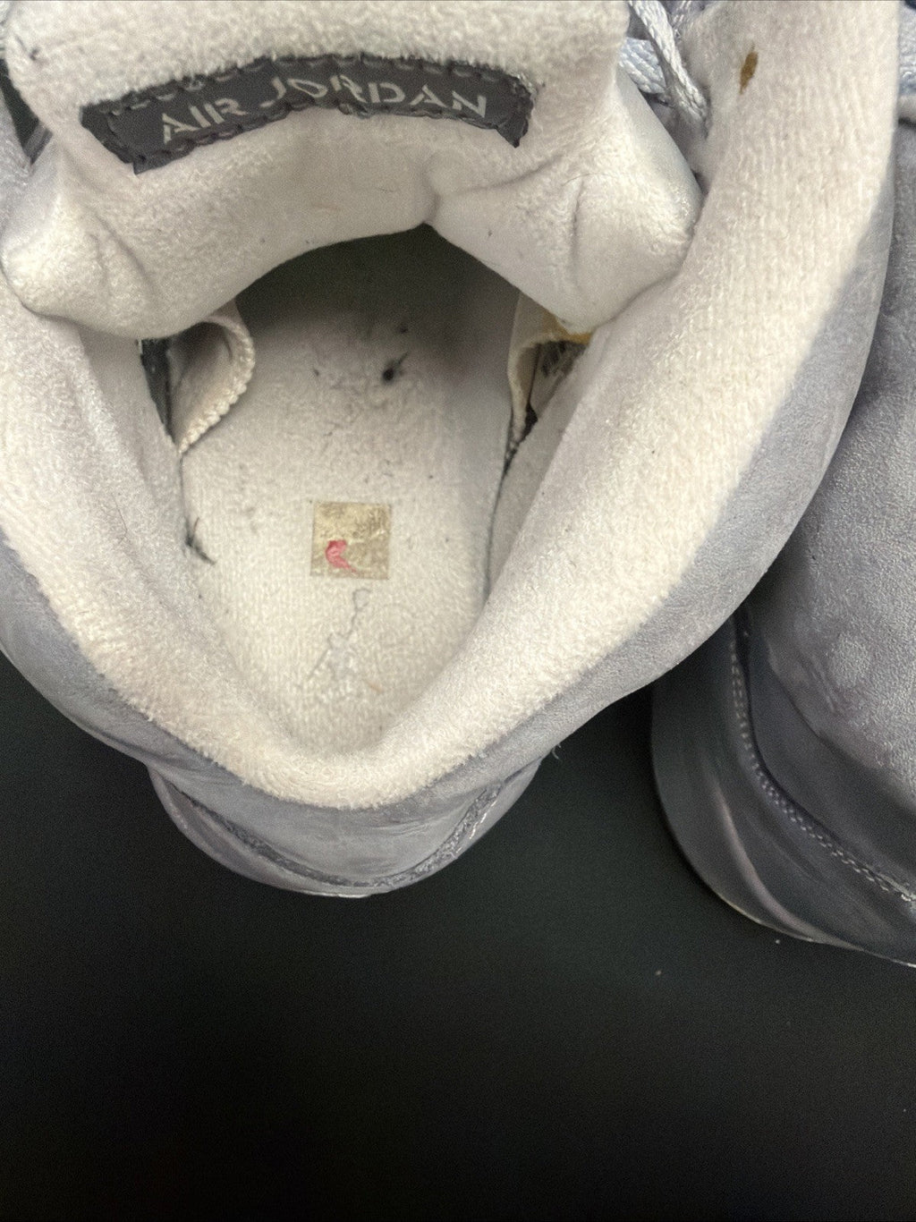 Jordan 5 Retro Wolf Grey Size 11 - product image from the listing.