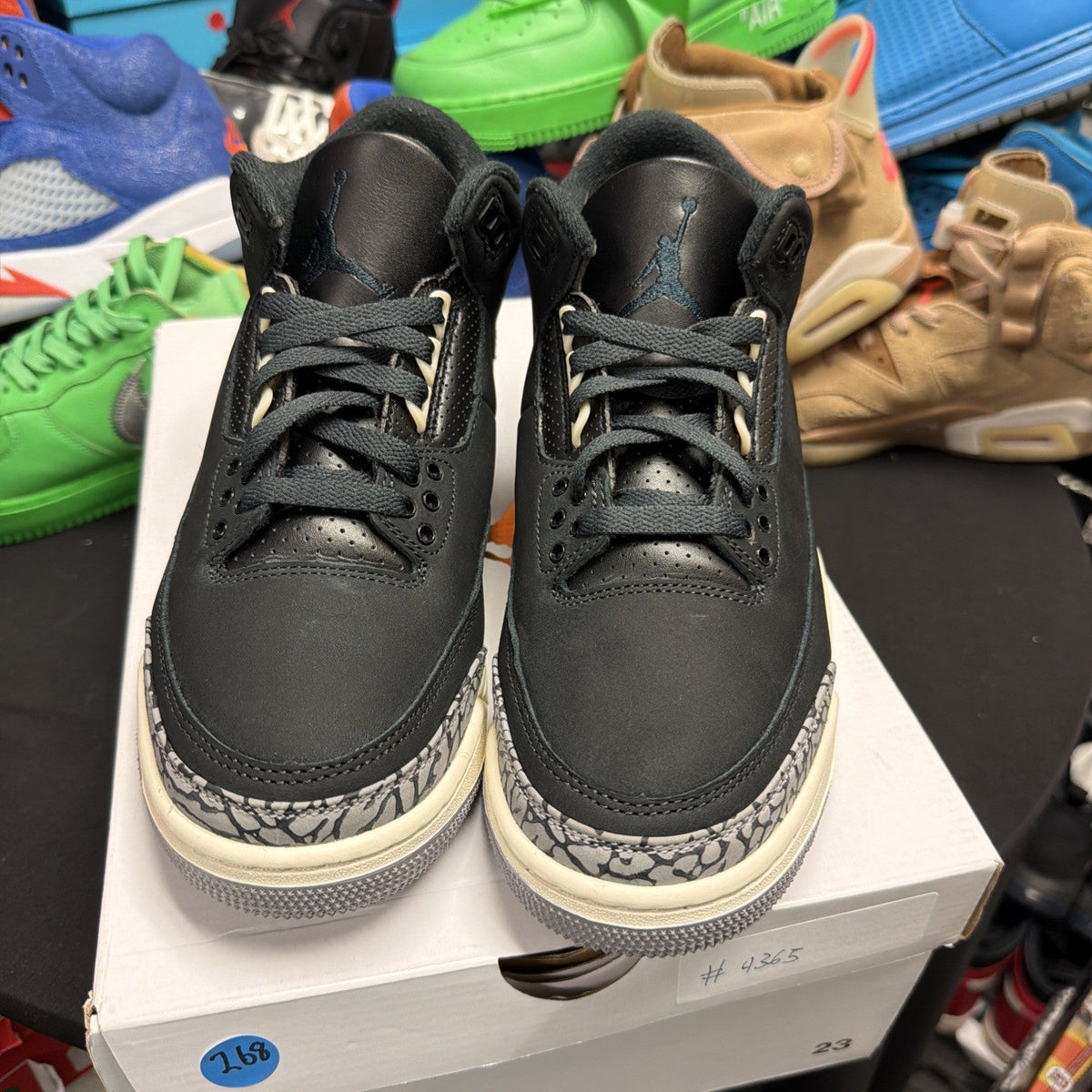 Men's Size 11 - Air Jordan 3 Retro Off Noir W Size 9.5 (268) - product image from the listing.