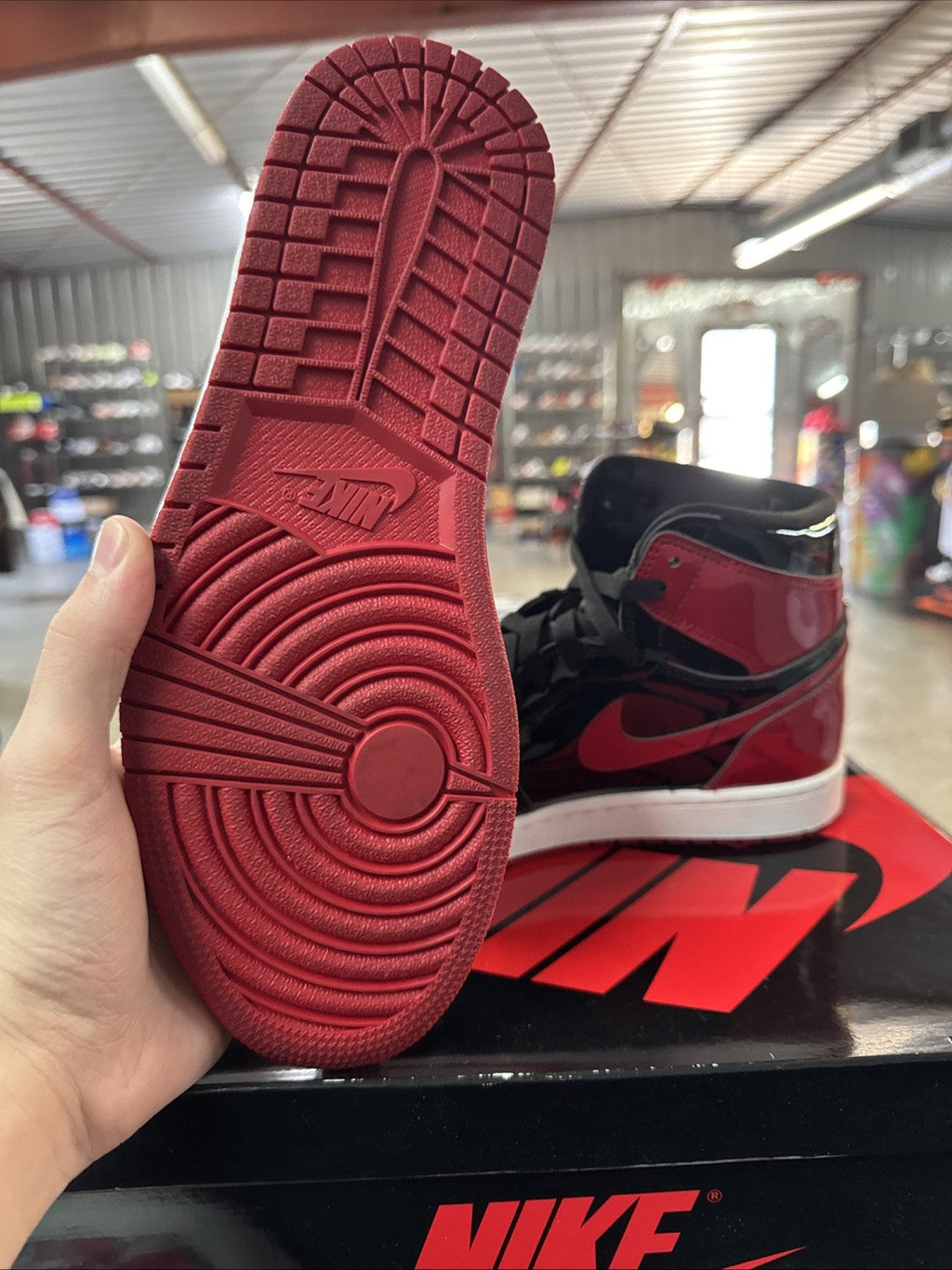 "Patent Bred" SIZE 10 - Nike Air Jordan 1 High Retro OG - product image from the listing.