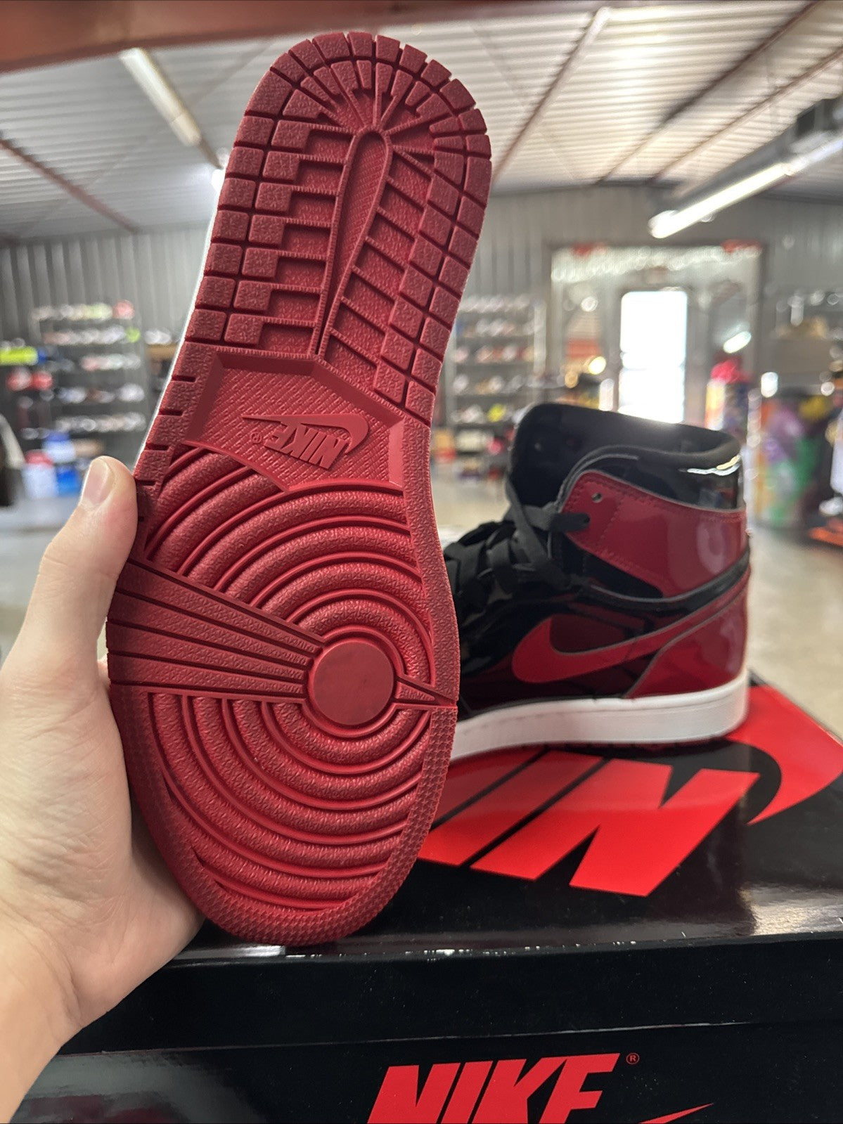 "Patent Bred" SIZE 10 - Nike Air Jordan 1 High Retro OG - product image from the listing.
