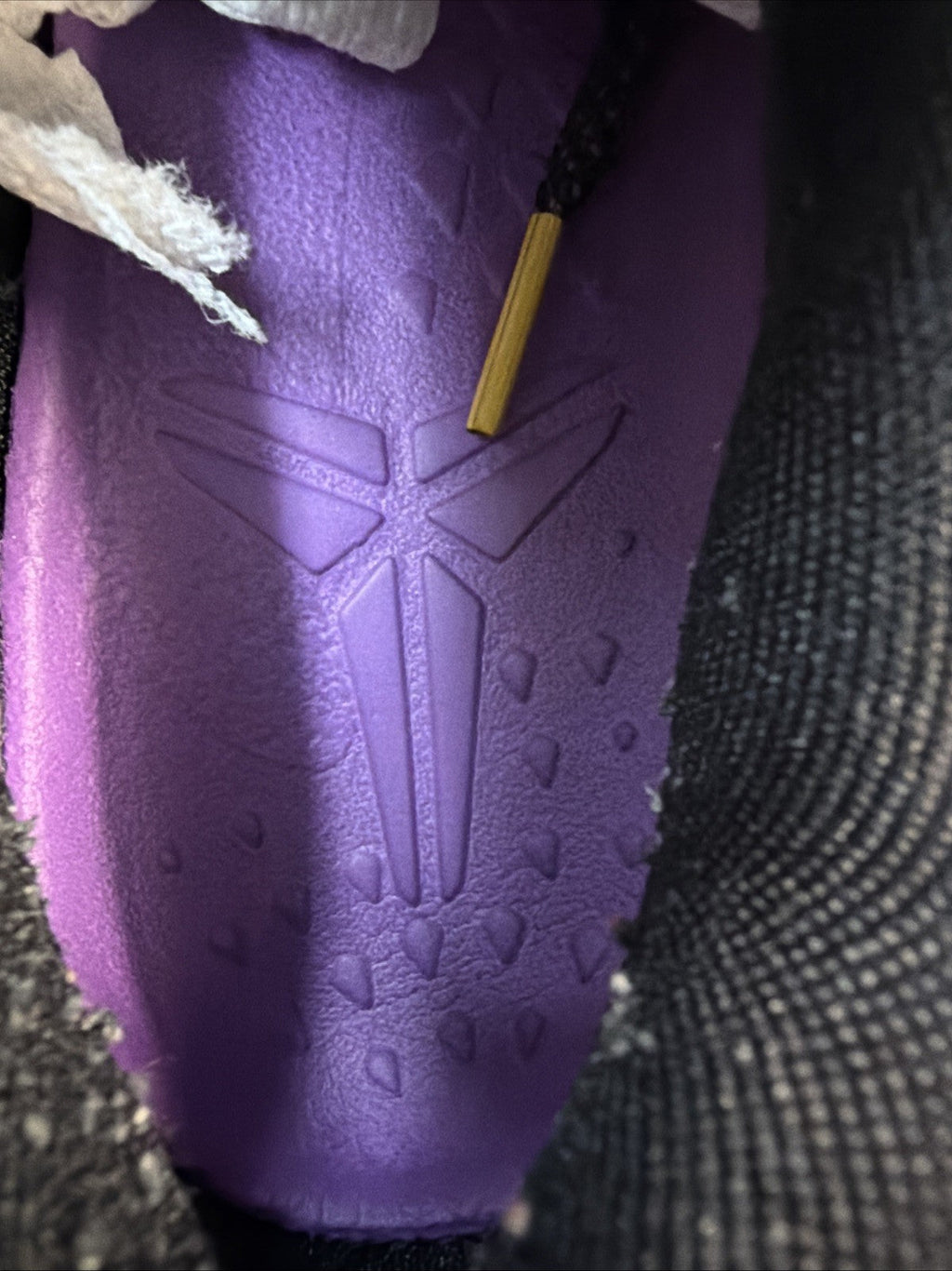 Kobe 8 System Easter size 8 2013 by Nike - product image from the listing.