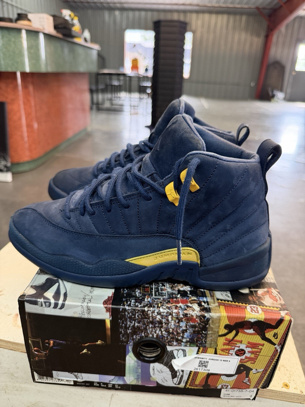 Michigan Size 9 Og All - Jordan 12 Retro - product image from the listing.
