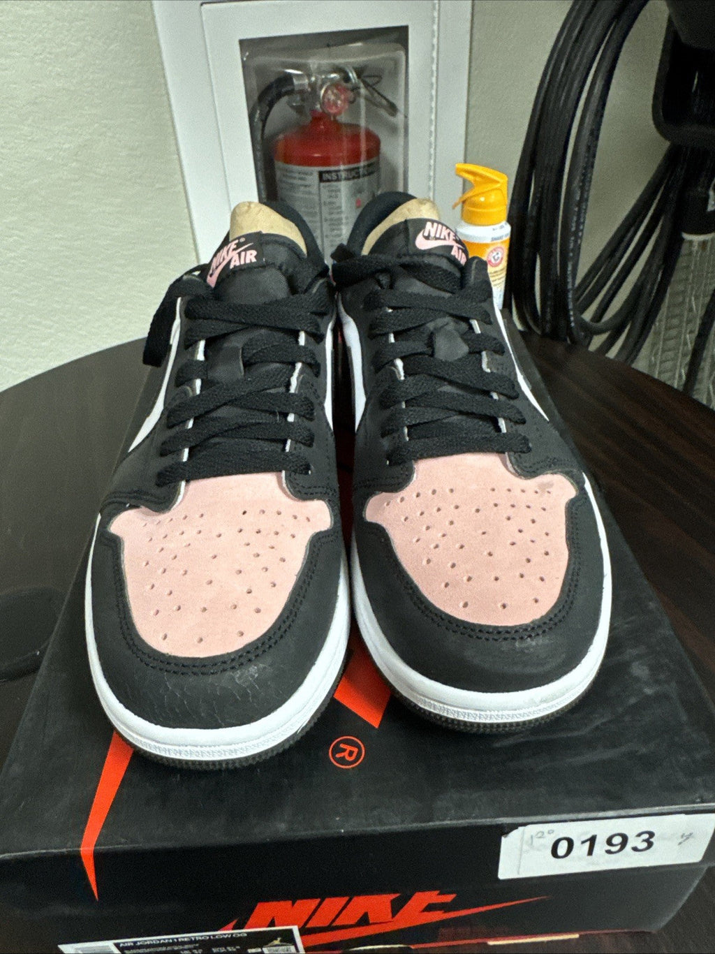 Jordan 1 Low OG Bleached Coral - Size 9.5 - product image from the listing.