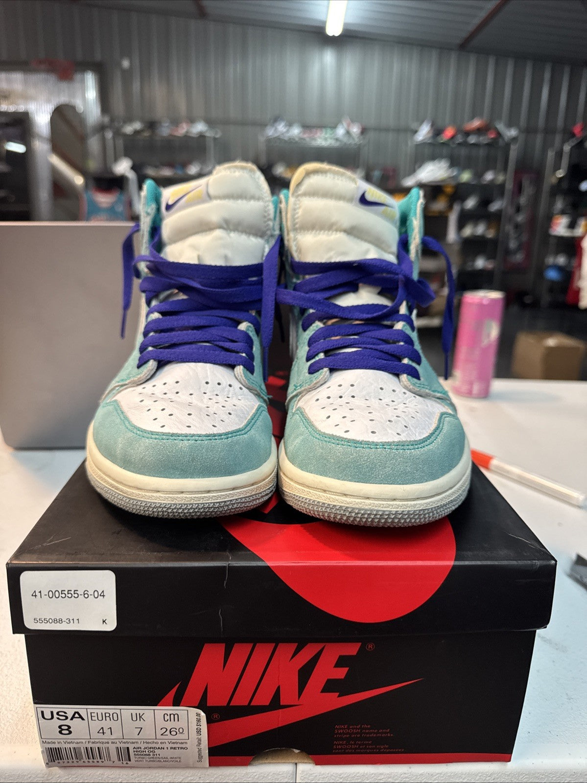 "Turbo Green" Size 8 - SP19 Air Jordan 1 High OG - product image from the listing.