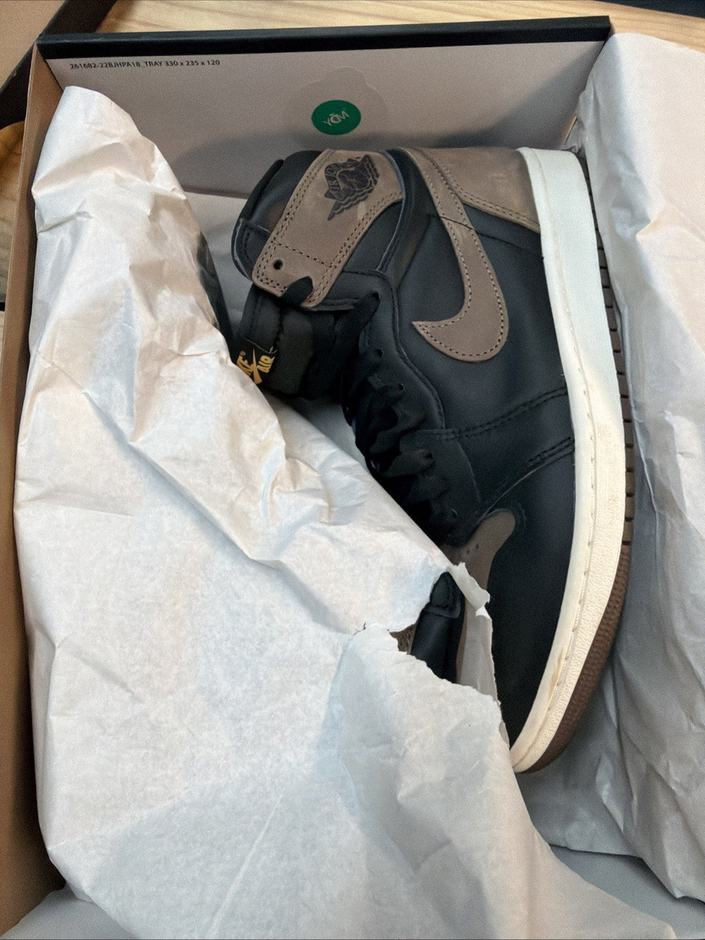 Palomino Size 9 VNDS - Jordan 1 Retro High OG - product image from the listing.