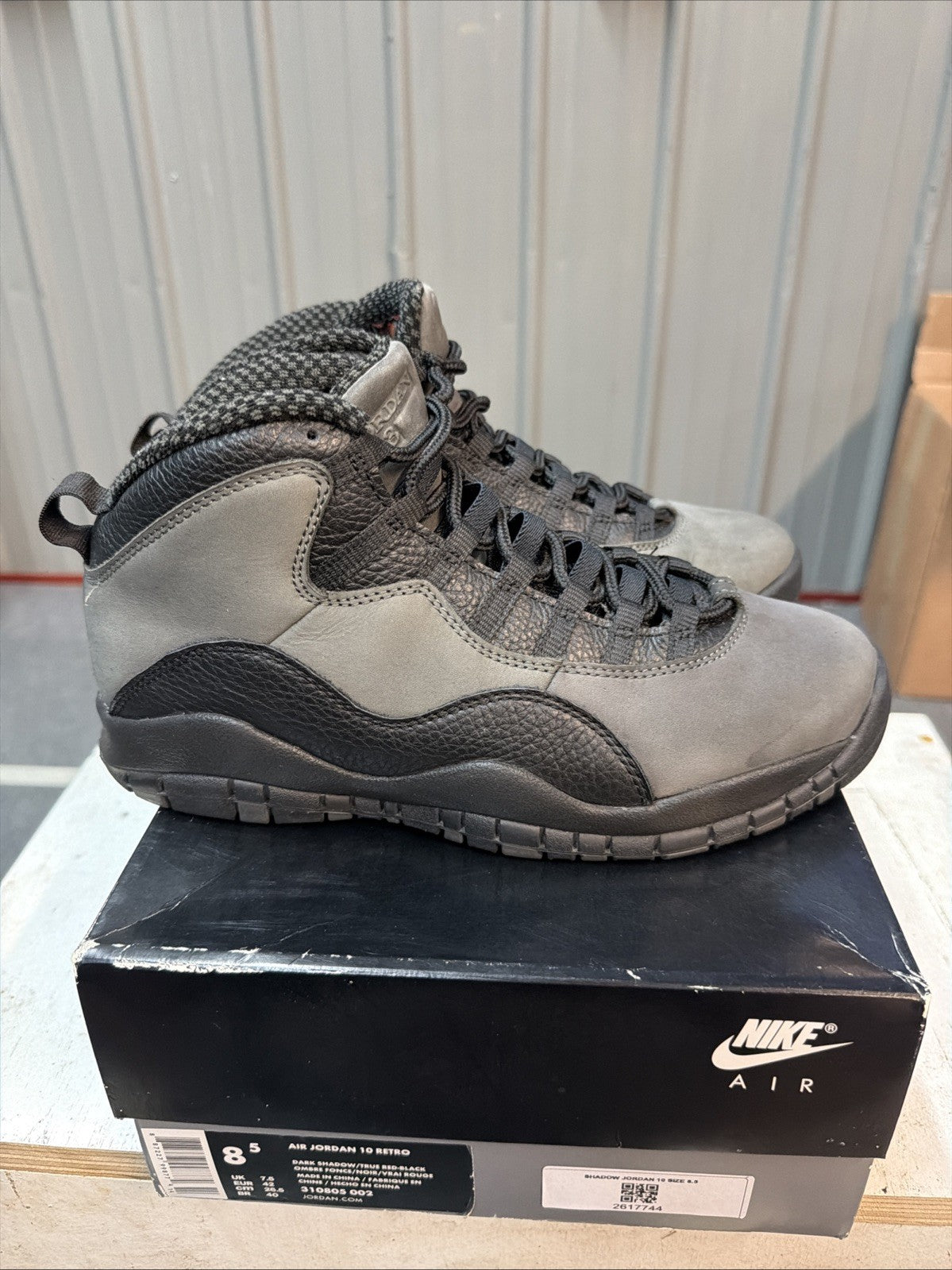 Air Jordan 10 Retro 2018 Shadow - Size 8.5 - product image from the listing.