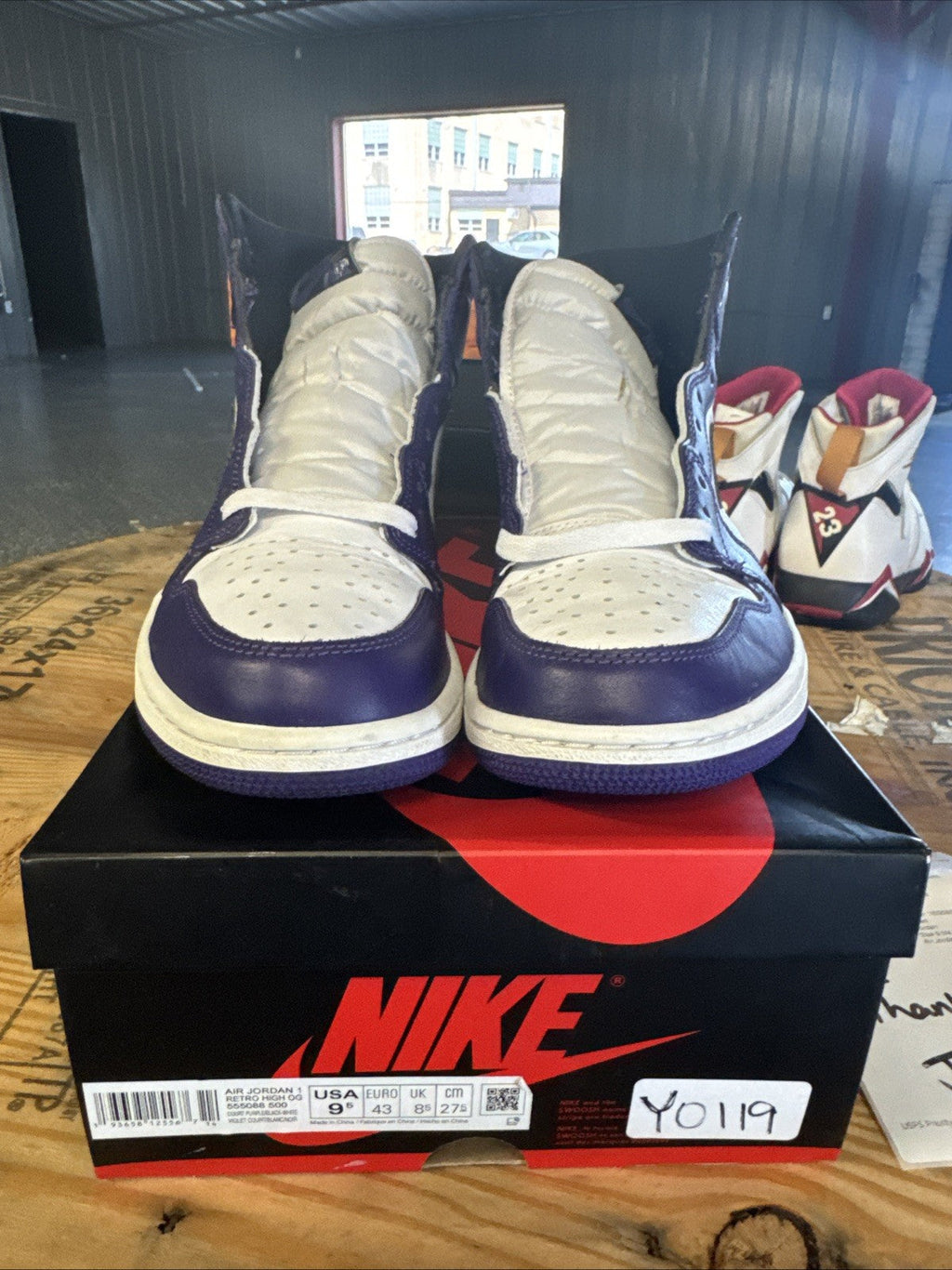 AIR JORDAN 1 RETRO HIGH OG | Worn Once - Size 9.5 - product image from the listing.