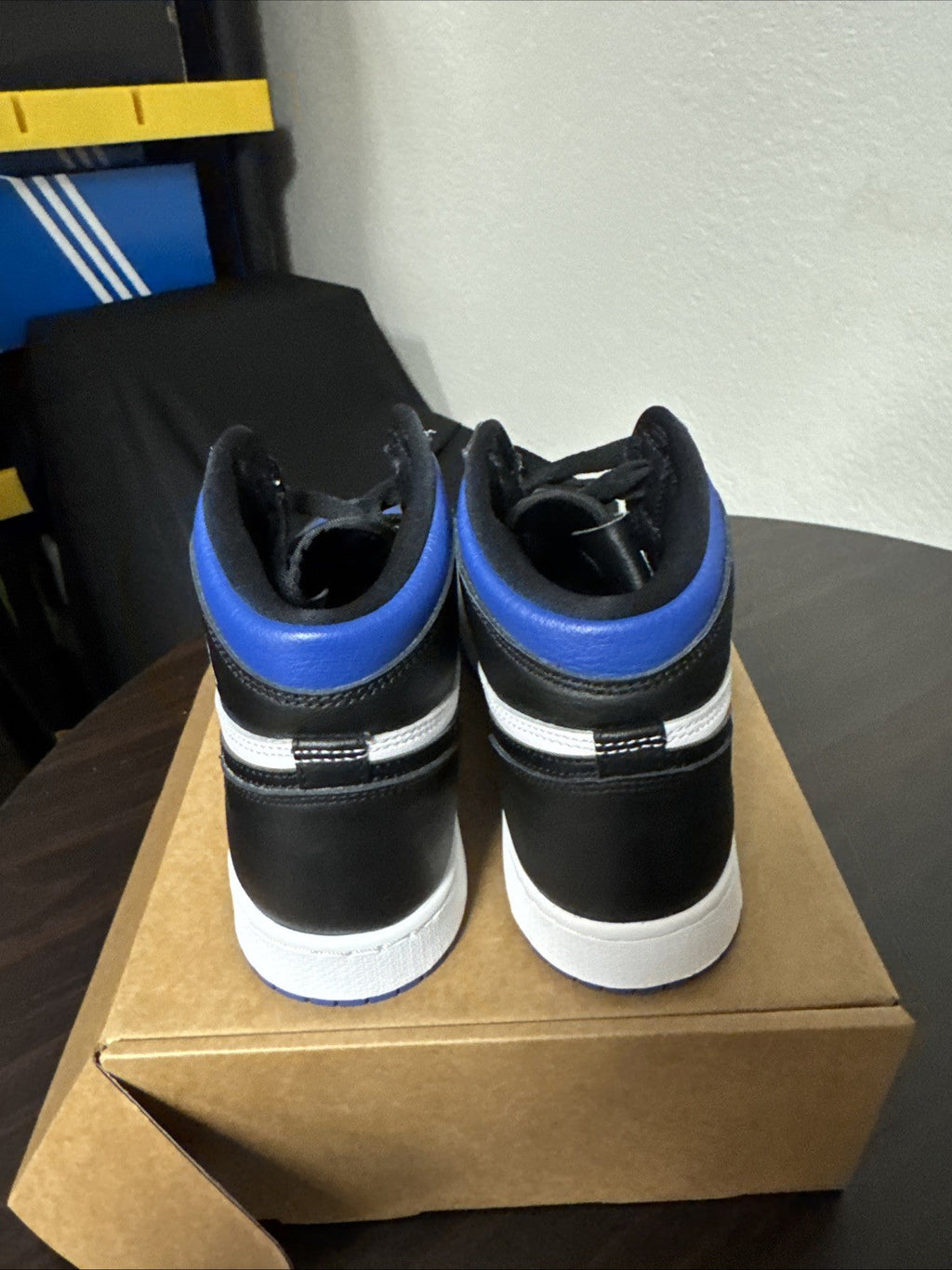 WORN ONCE - Jordan 1 Retro OG High Royal Size 6.5Y | NO BOX - product image from the listing.