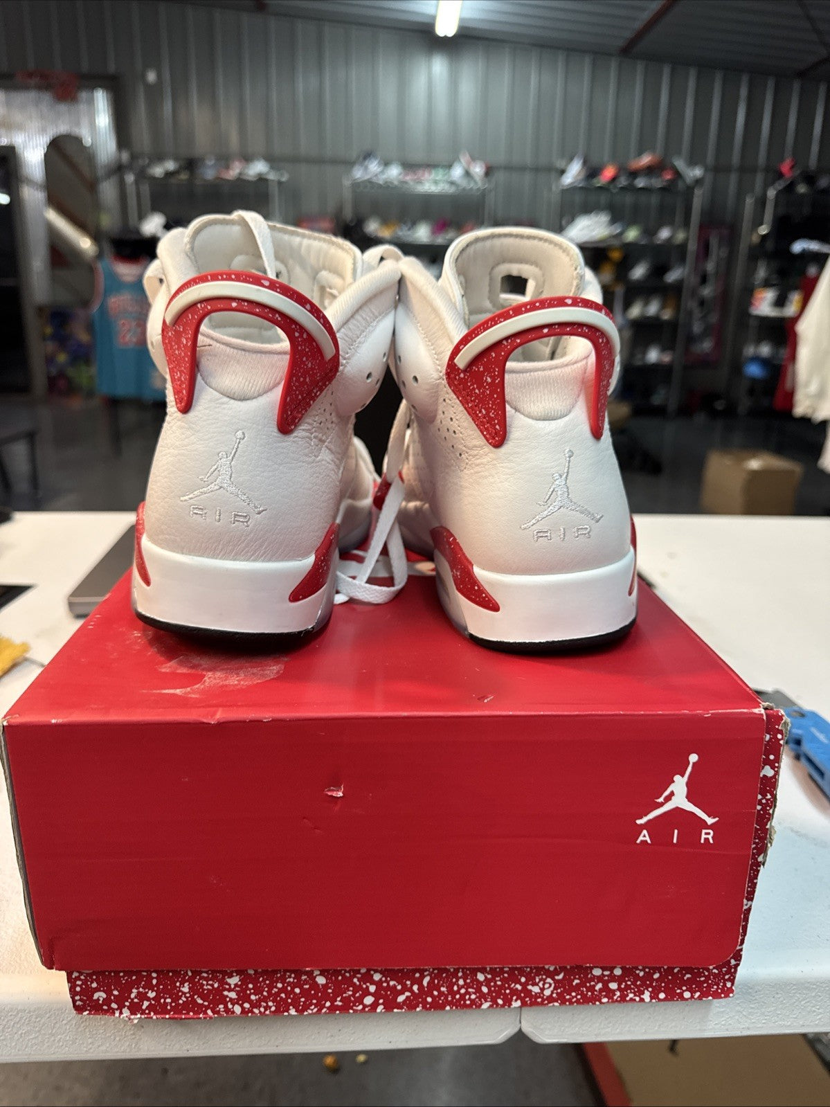 Jordan 6 White and University Red 2022 | Barely Wore - Size 8 - product image from the listing.
