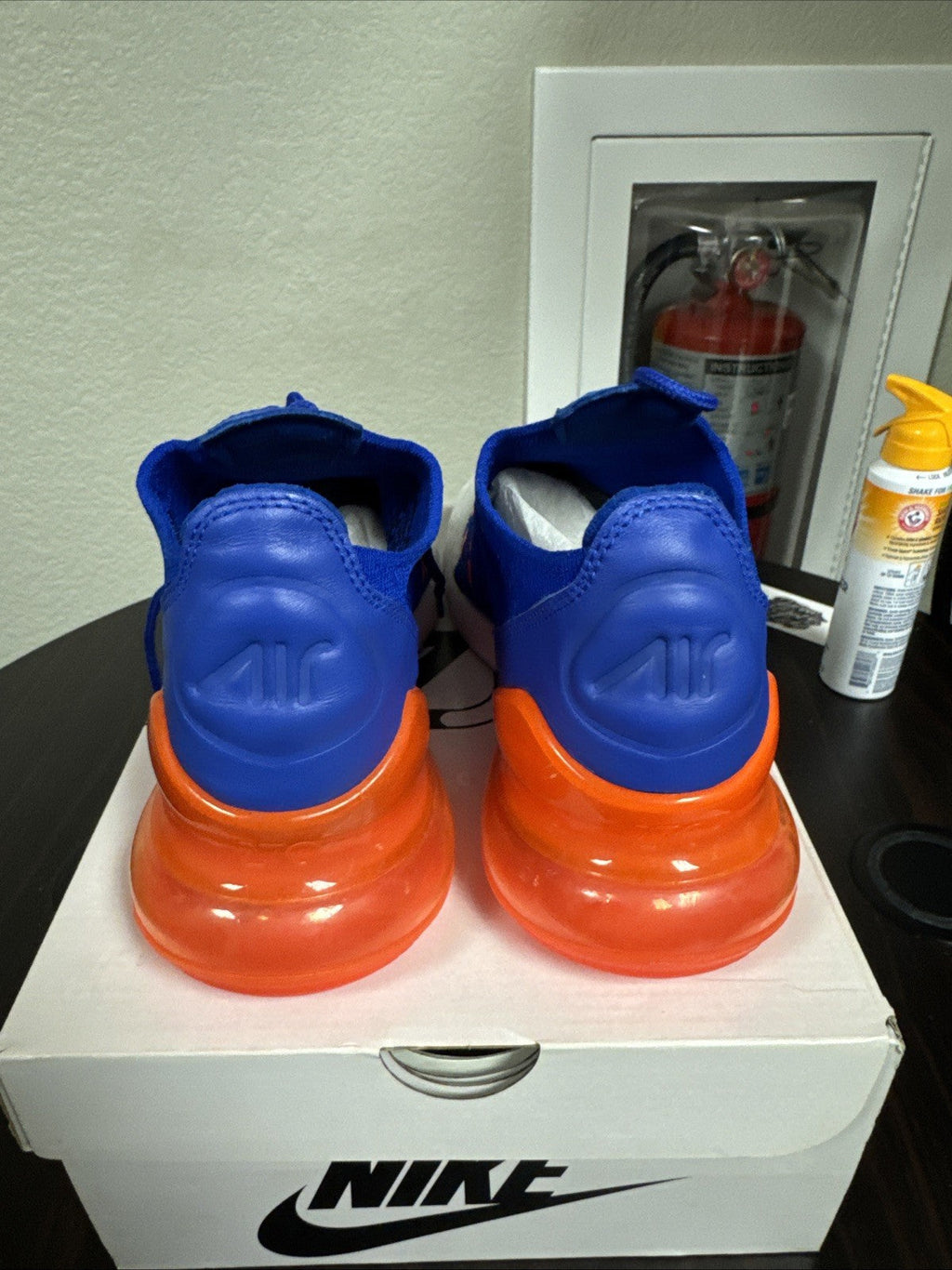 Men's Nike Air Max 270 Flyknit "Racer Blue/Total Crimson Size 8 - product image from the listing.