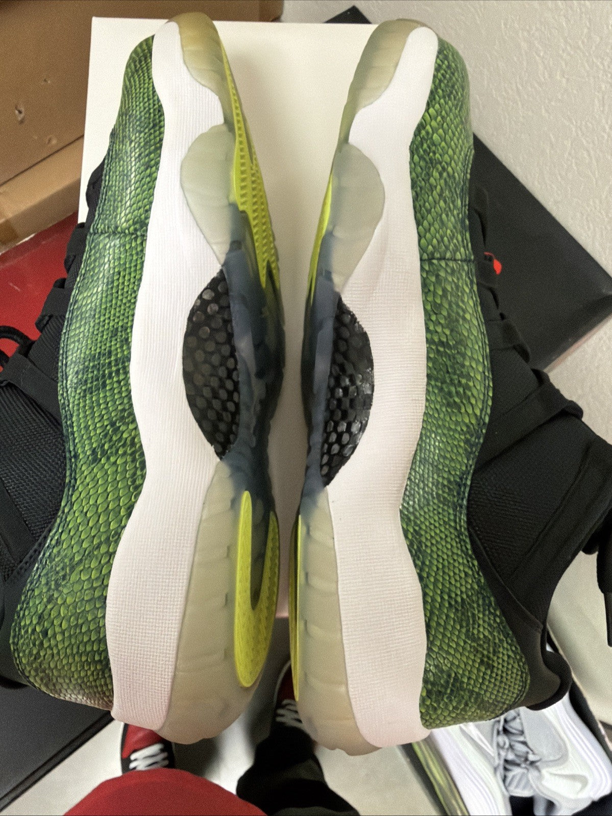 Men's Jordan 11 Low Snakeskin Size 12 Green Black Snakeskin - product image from the listing.