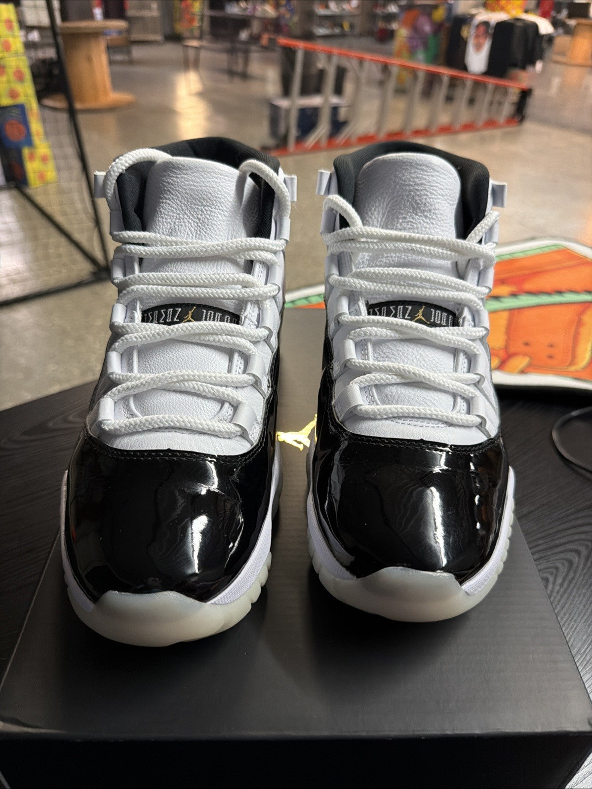 Men's Nike Jordan 11 Retro CT8012-170 With Box - US Size 8.5/Pre-owned - Clean - product image from the listing.