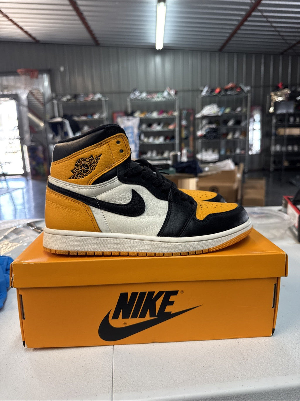 "TAXI" Size 8 - Air Jordan 1 Retro High OG 2022 - product image from the listing.