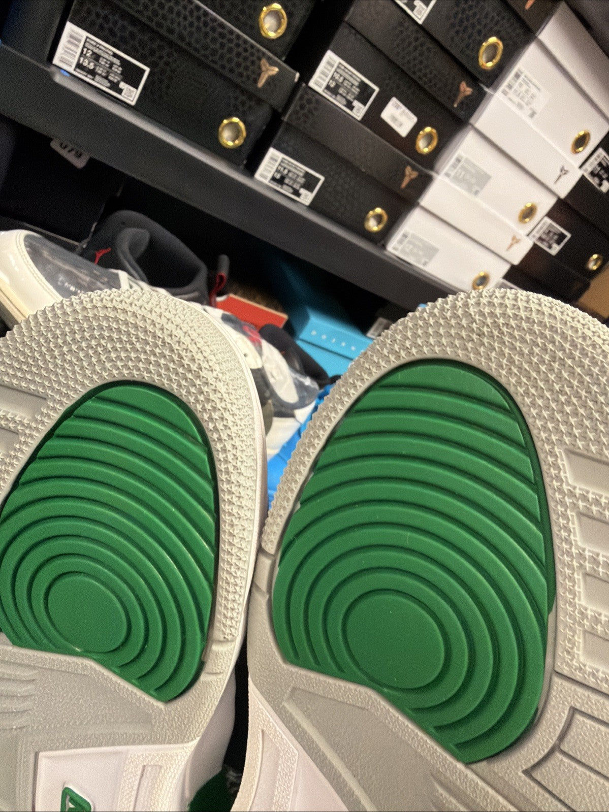 Jordan 3 Retro Mid Pine Green - Size 8 - product image from the listing.