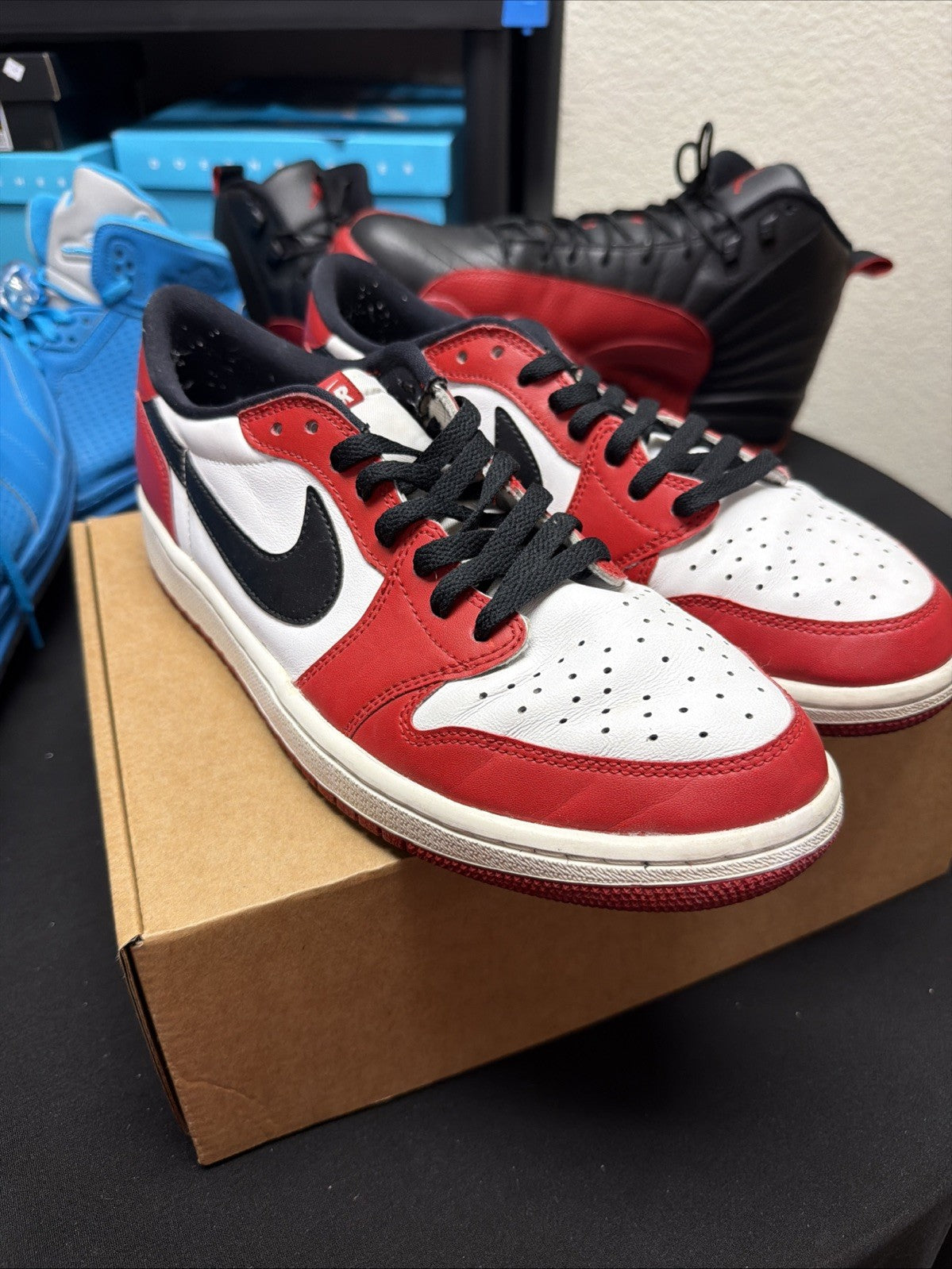 Size 9.5 Air Jordan 1 Retro OG 2016 Low Chicago 705329-600 - product image from the listing.