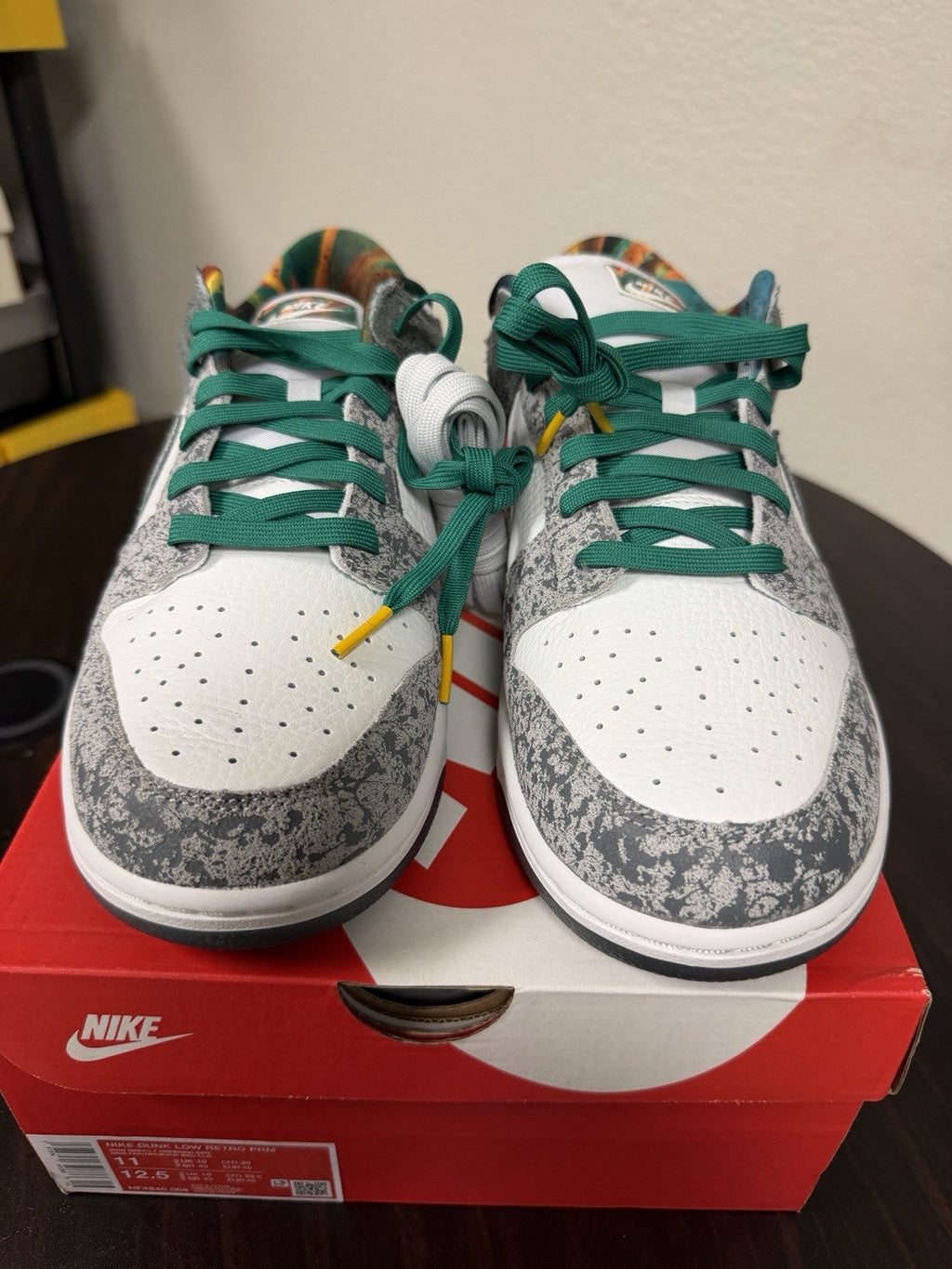 Men's Nike Dunk Low Premium "PHILLY" HF4840-068 size 11 US - product image from the listing.