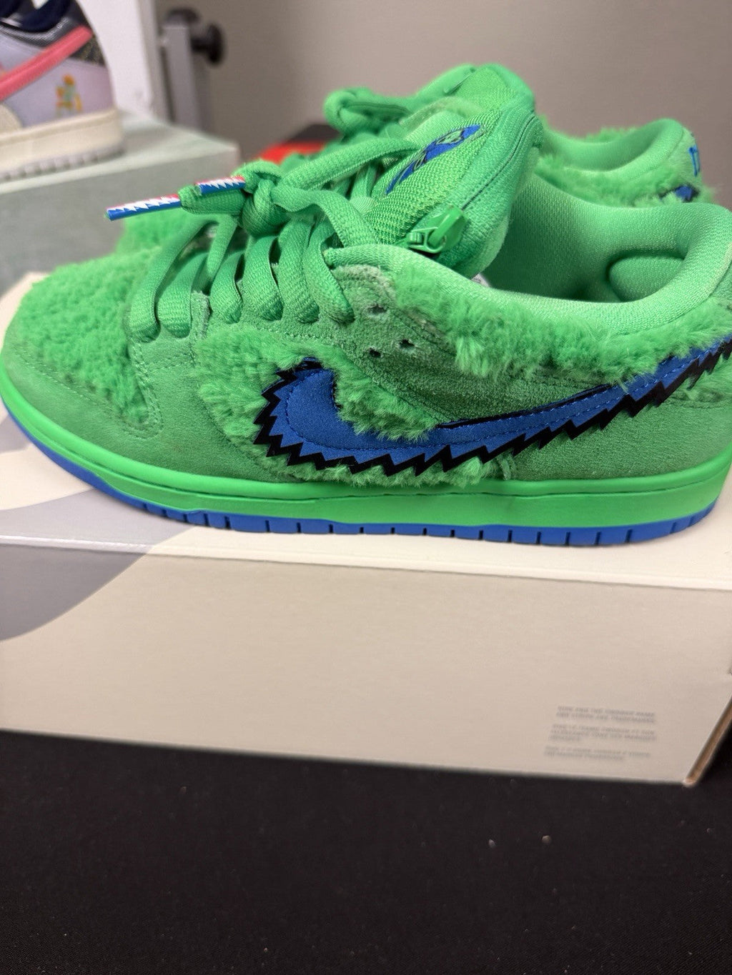 CJ5378-300 - Nike SB Dunk Low Grateful Dead Bears Green - product image from the listing.