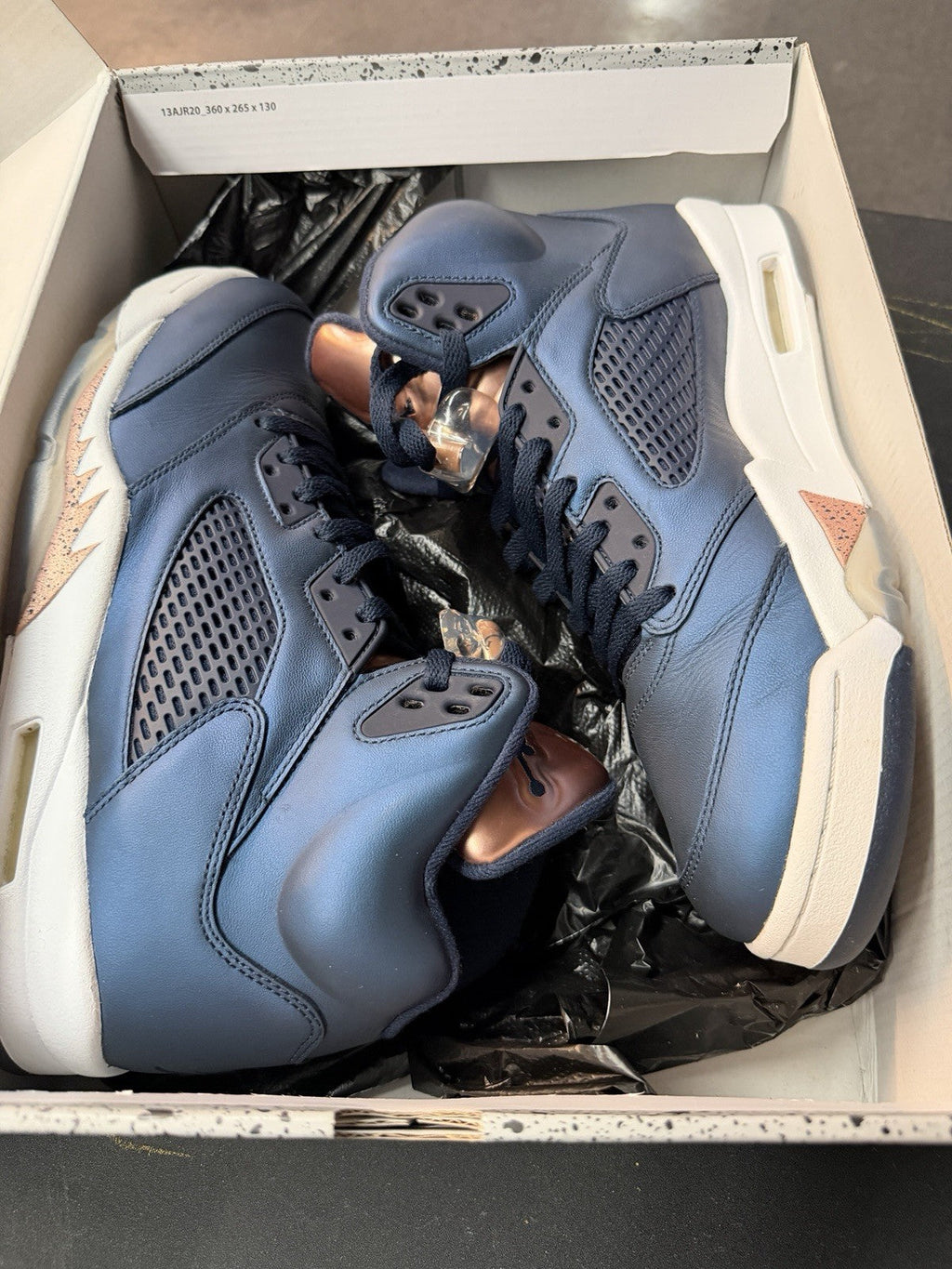 Bronze 136027 416 Obsidian/White/Metallic Bronze Size 10.5 - Air Jordan 5 Retro - product image from the listing.