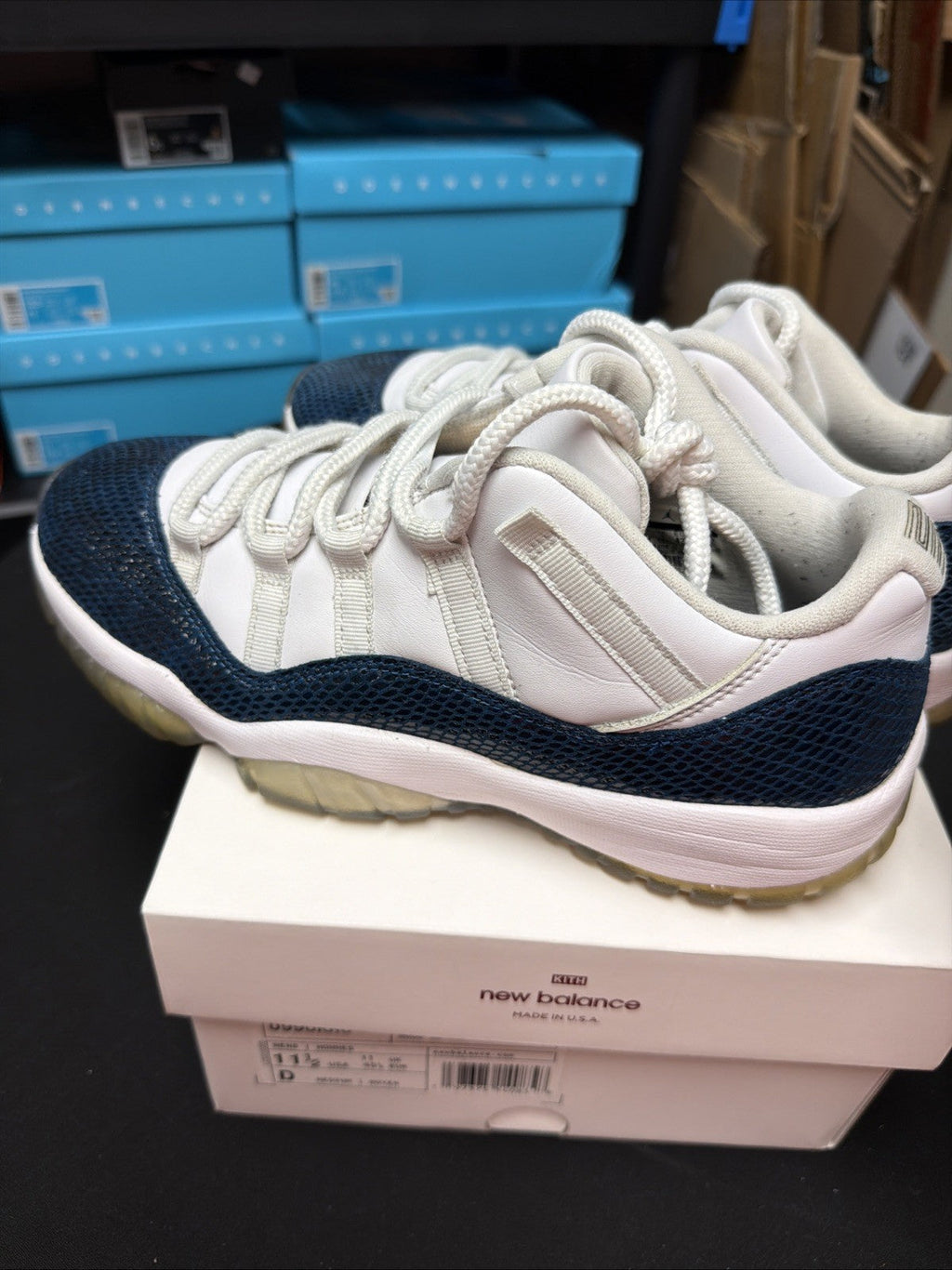 Air Jordan 11 Retro Low LE Snakeskin White Black Navy CD6846-102 2019 - product image from the listing.
