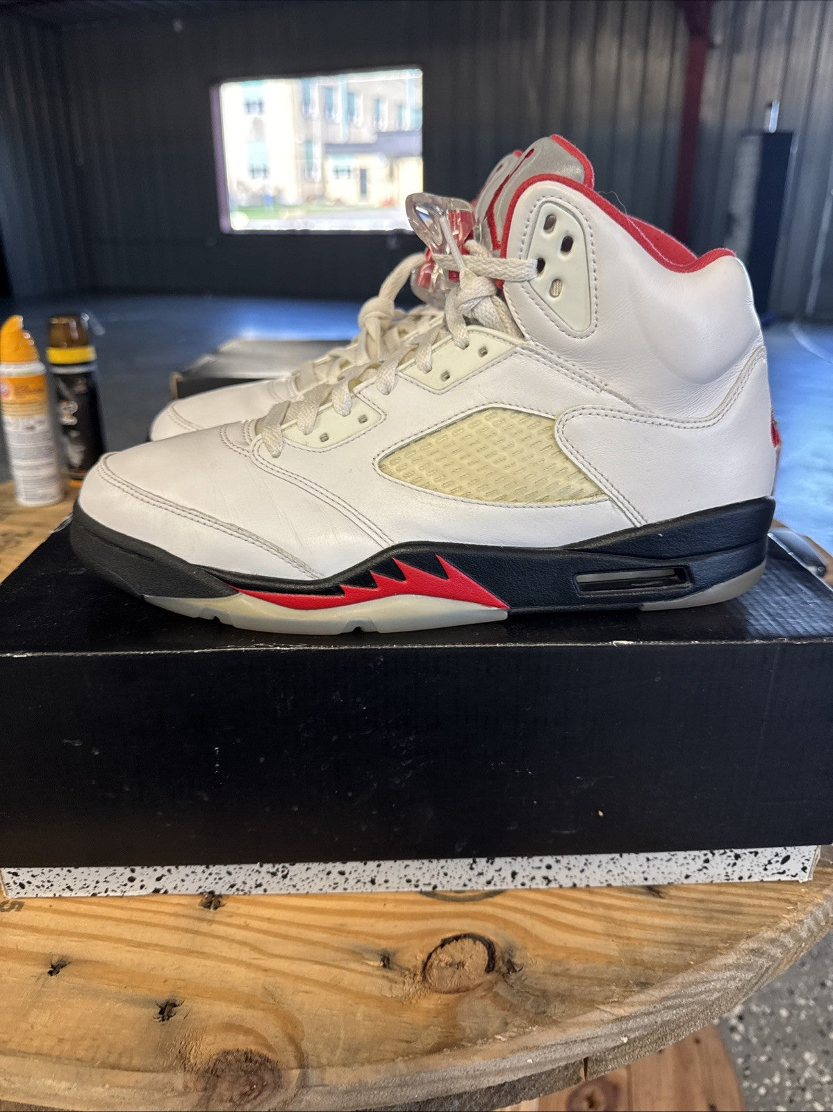 Men's Nike AIR JORDAN 5 FIRE RED 11.5 | Barely Worn - product image from the listing.