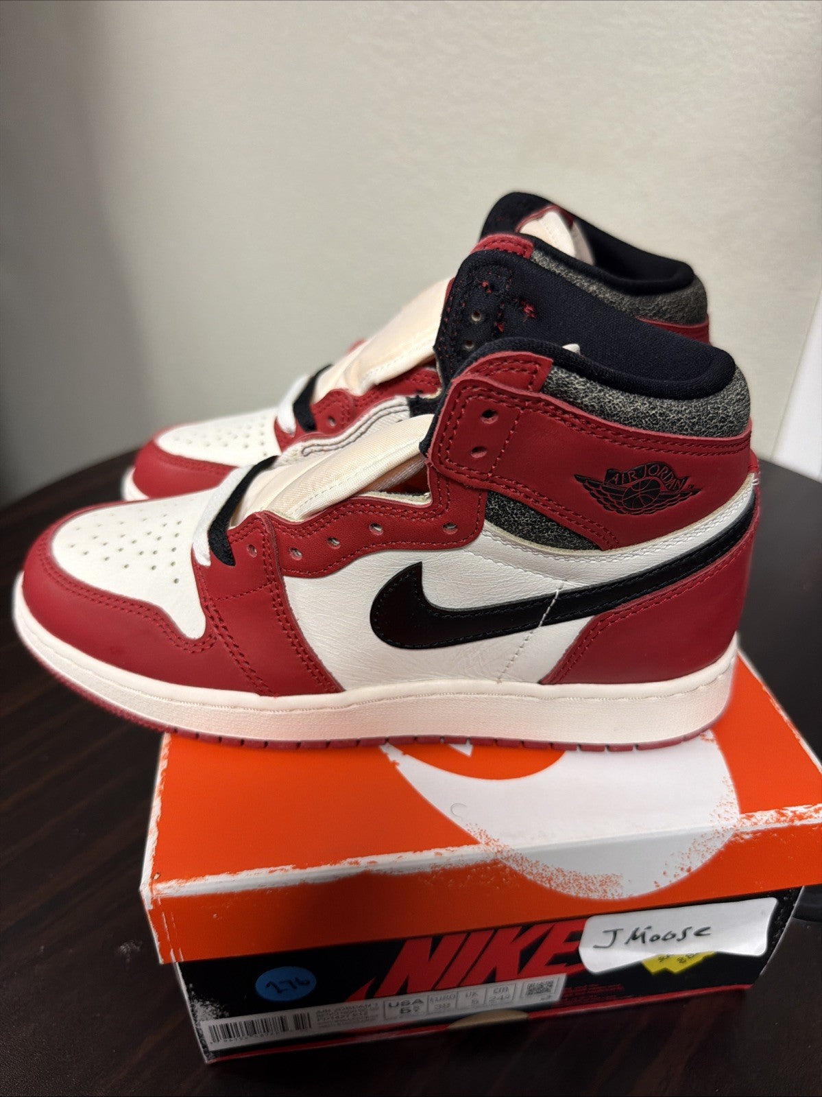 "LOST AND FOUND" Air Jordan 1 Retro High OG 2022-Size 5.5 Y(GS) Complete Box - product image from the listing.