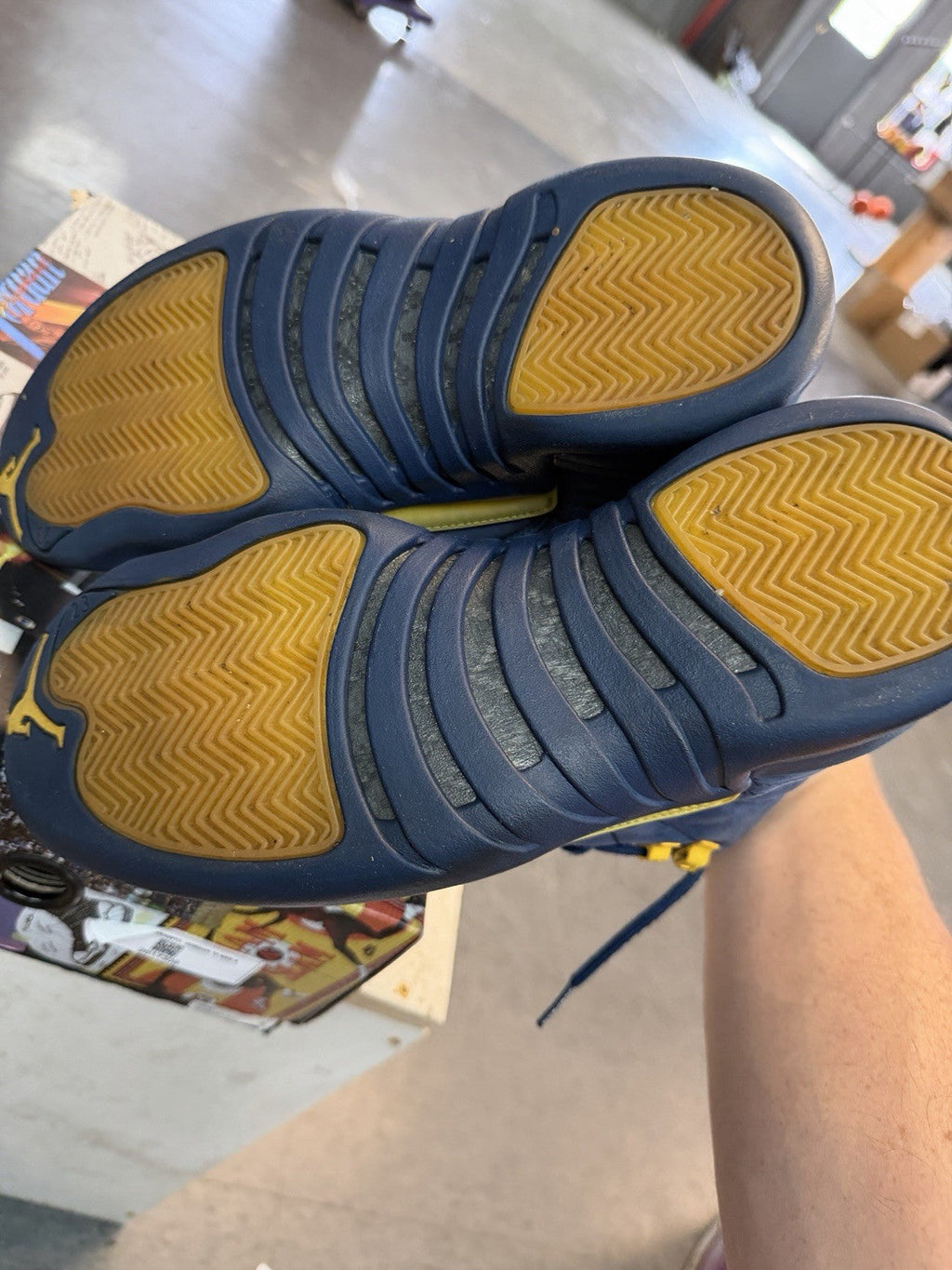 Michigan Size 9 Og All - Jordan 12 Retro - product image from the listing.