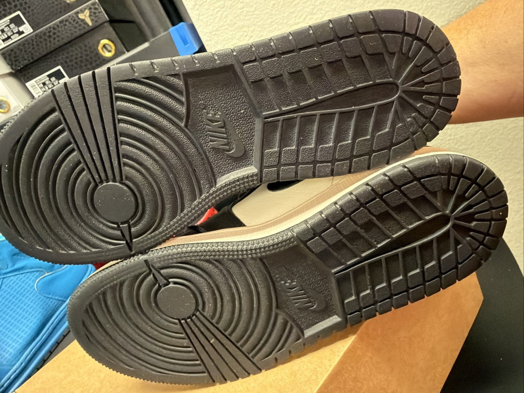 Shoes 5Y Sail/Dark Mocha-Black-Black - Air Jordan 1 Retro High - product image from the listing.