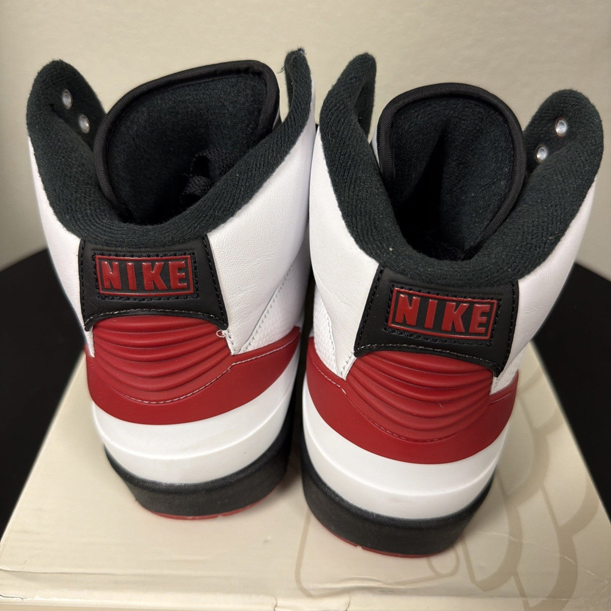 Nike Air Jordan 2 Retro OG Chicago 2022 DX2454-106 Complete W/ Box Mens Size 10 - product image from the listing.