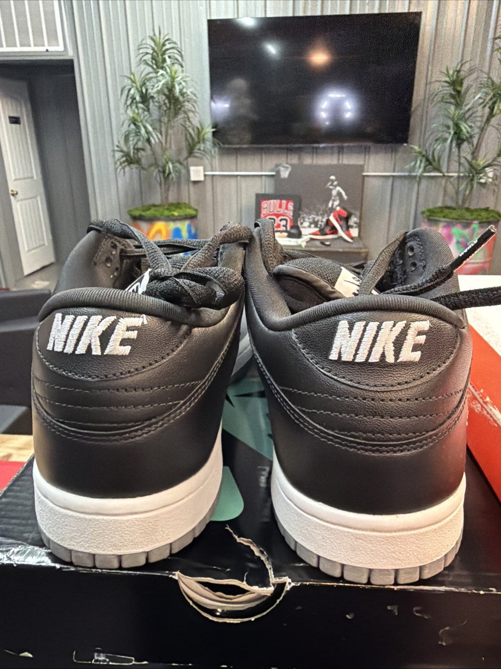 Men's Nike SB Dunk Low Pro Supreme Jewel Swoosh Silver QS Size 9.5 Sneakers - product image from the listing.
